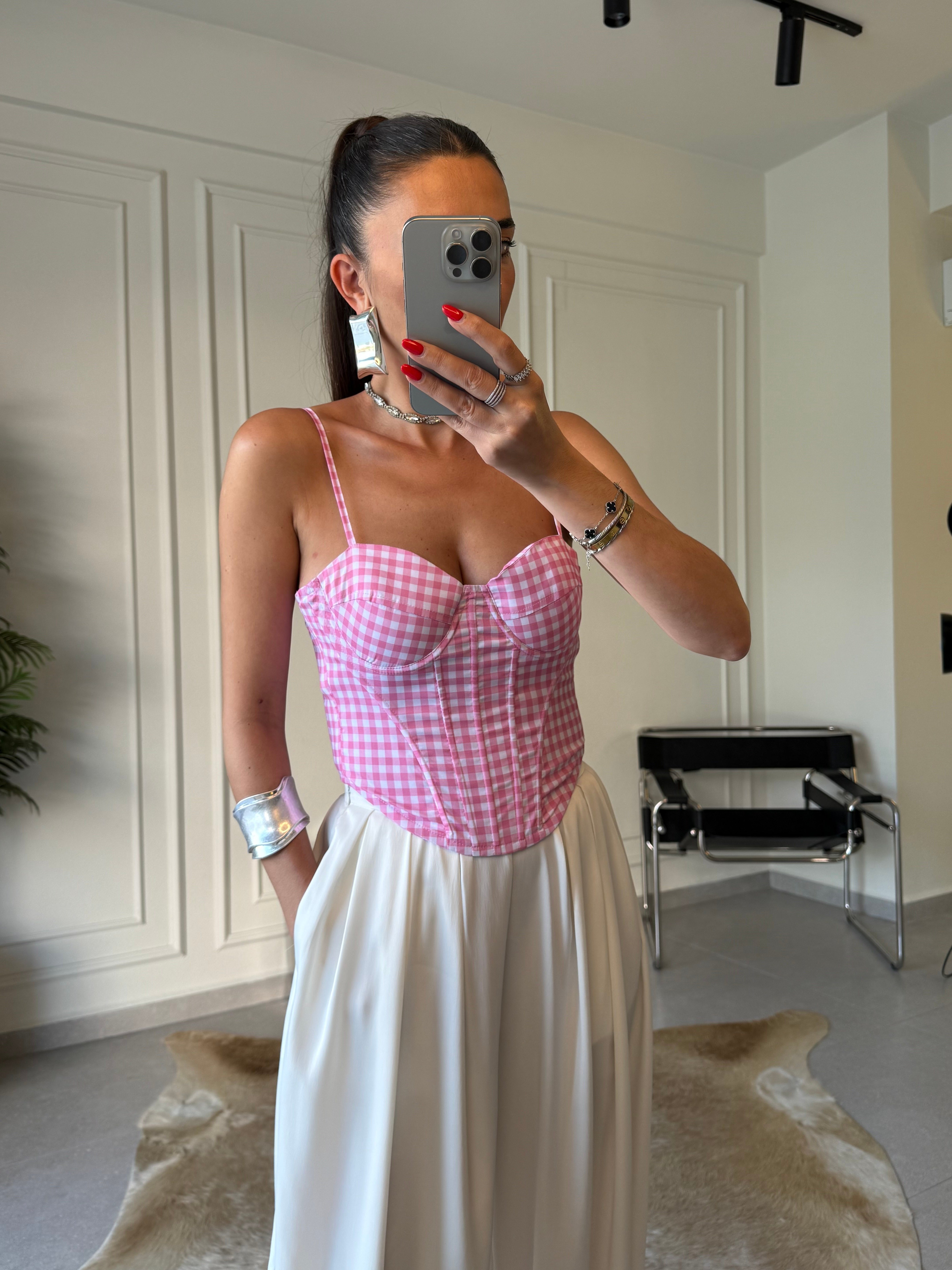 Pembe Piti Kareli Korse
