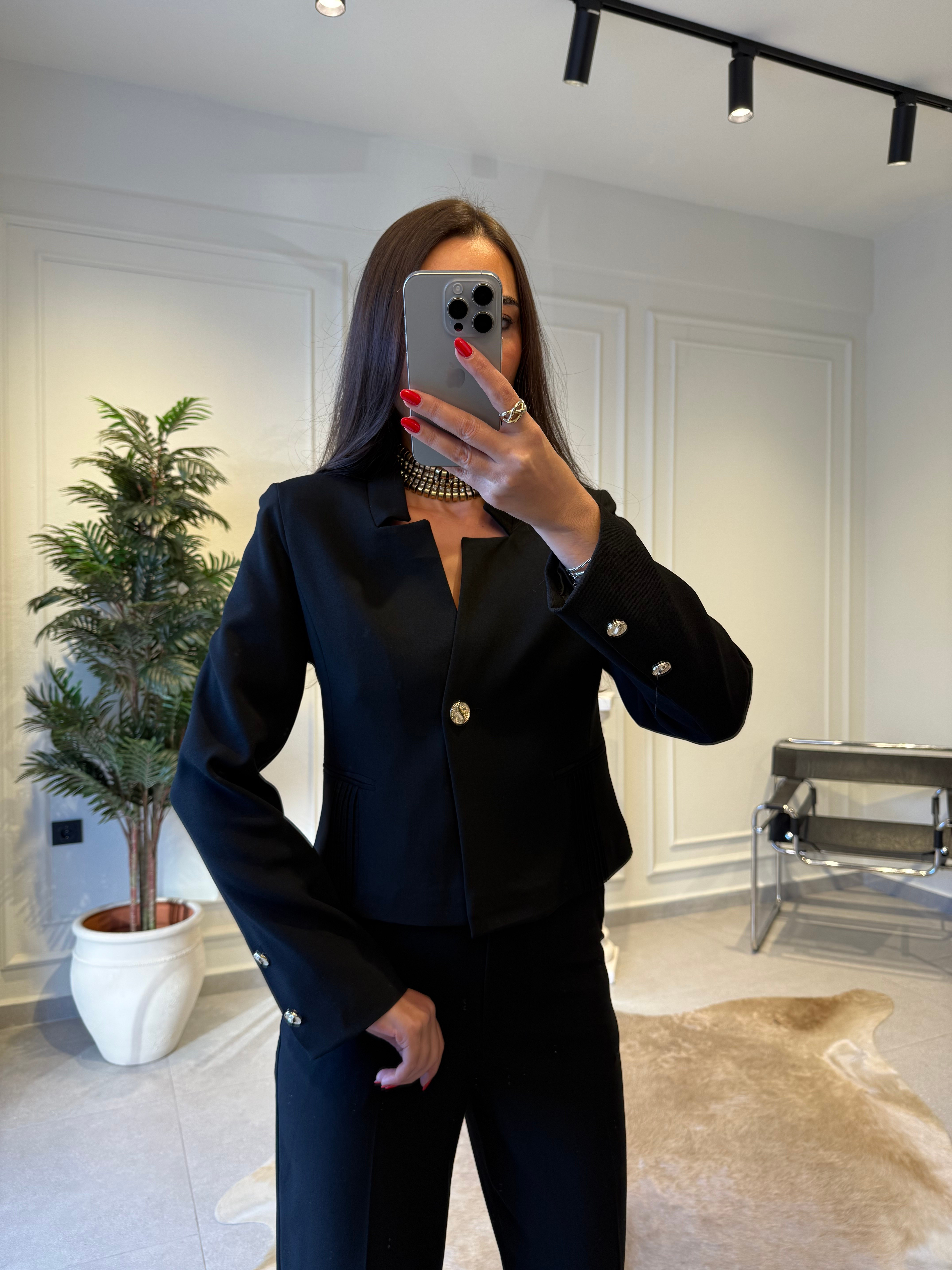 Siyah Asimetrik Yaka Blazer Ceket