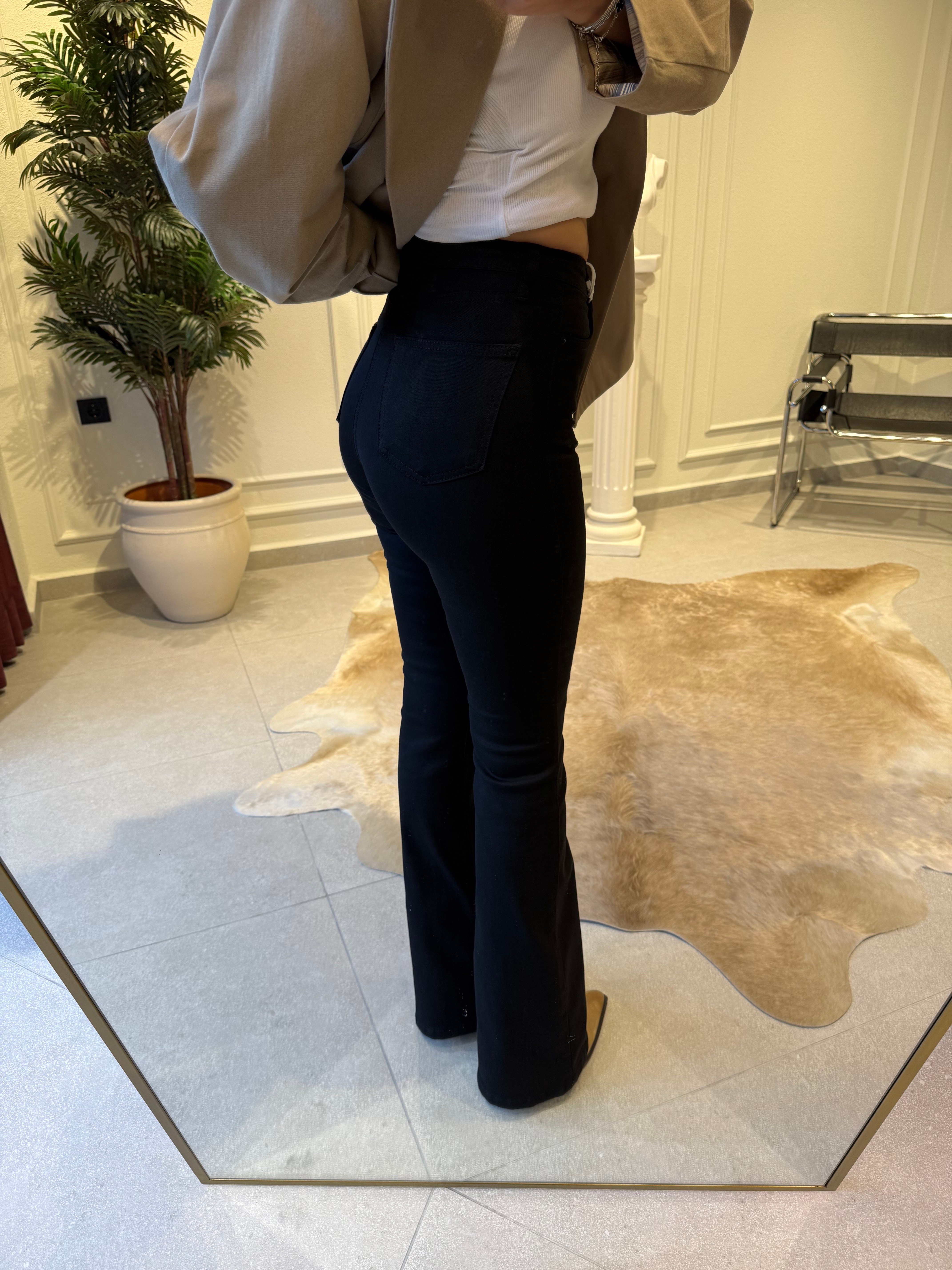 Siyah Flare Kesim Yüksel Bel Jean Pantolon