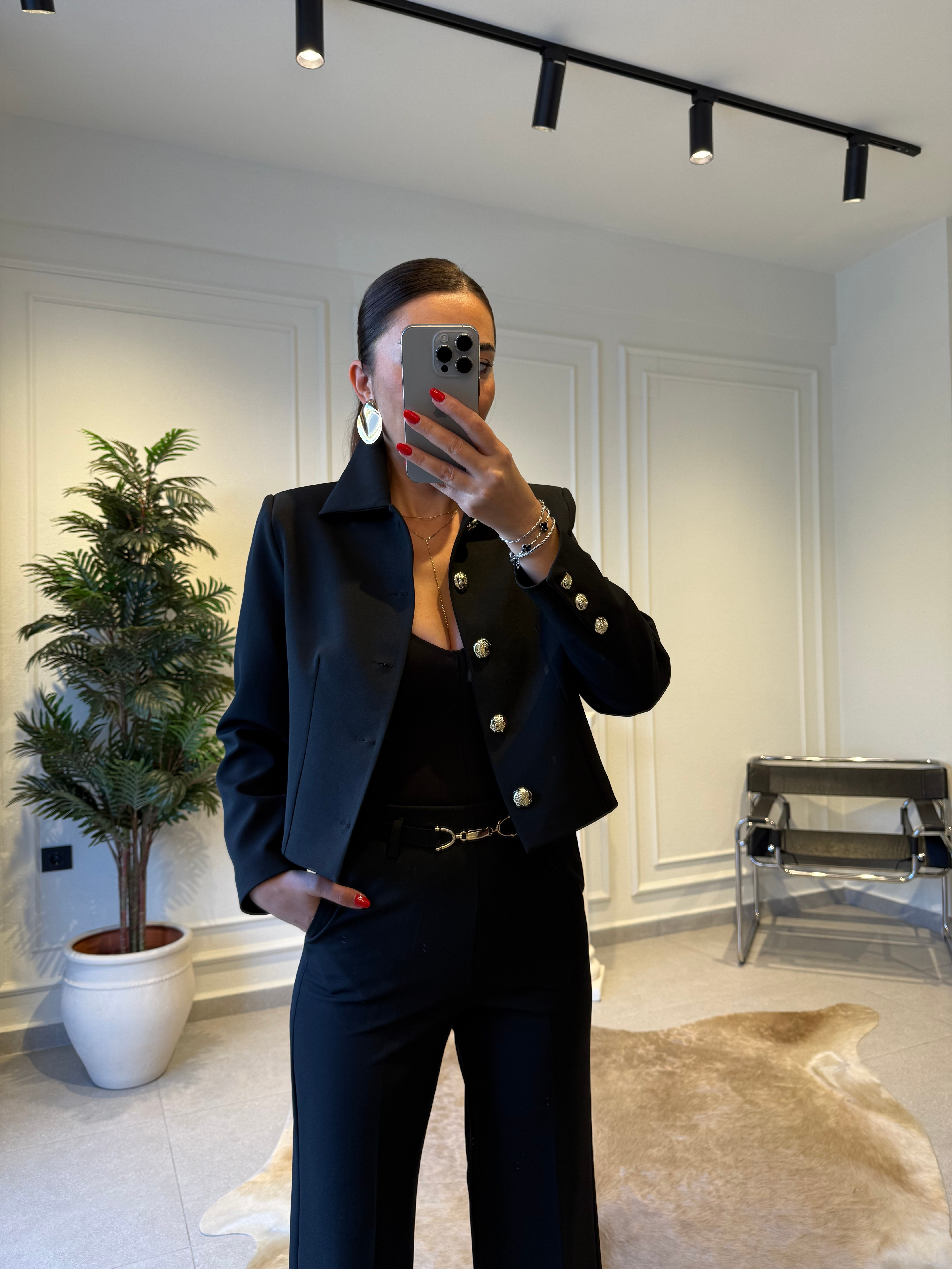 Siyah Gold Düğme Detaylı Ceket 