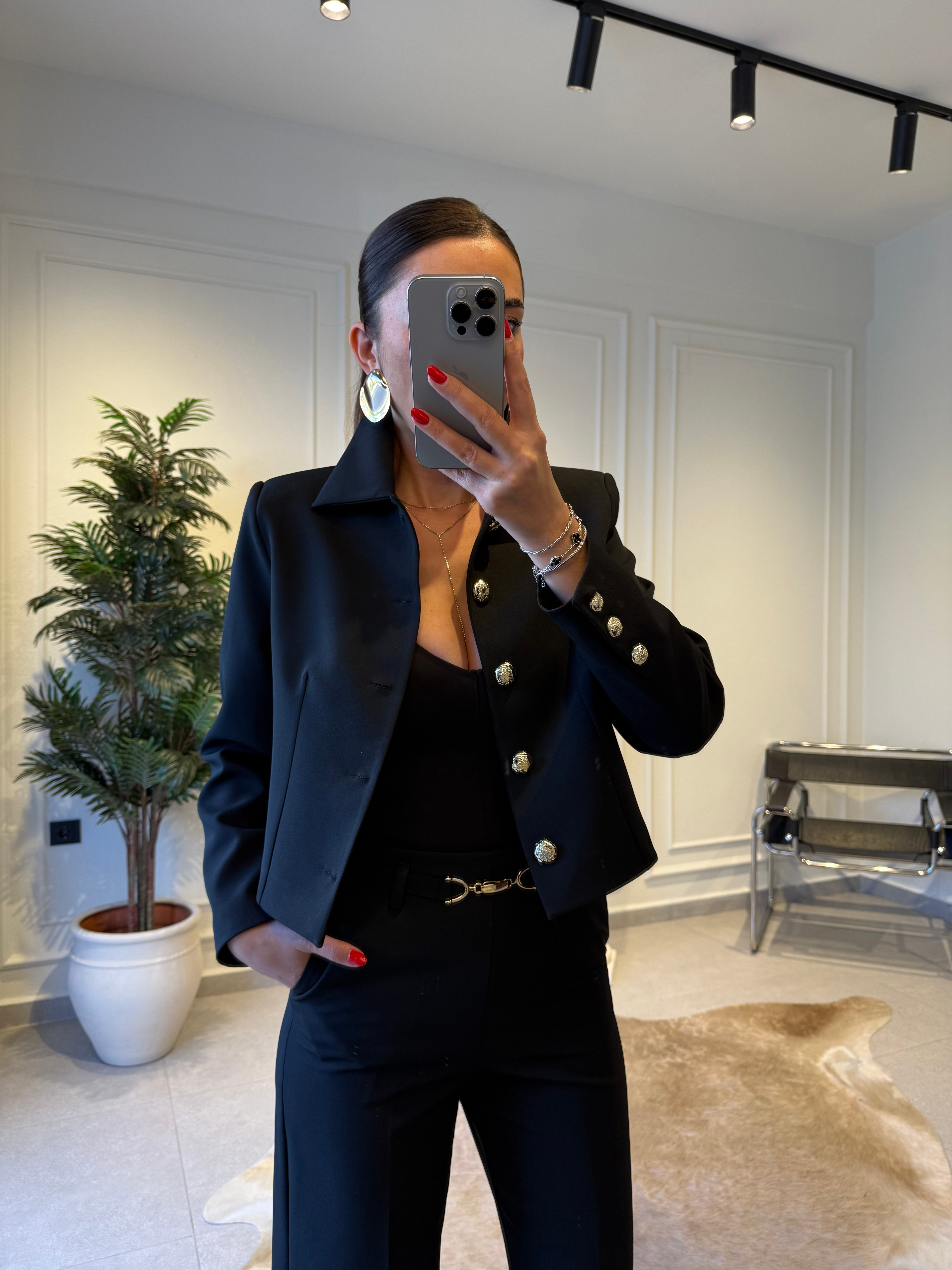 Siyah Gold Düğme Detaylı Ceket 