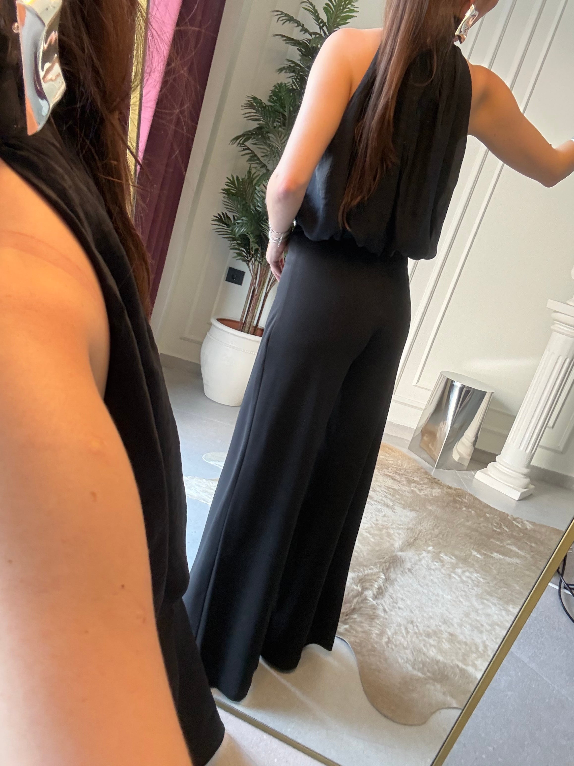 Siyah Gül Broşlu Halter Yaka Bluz 