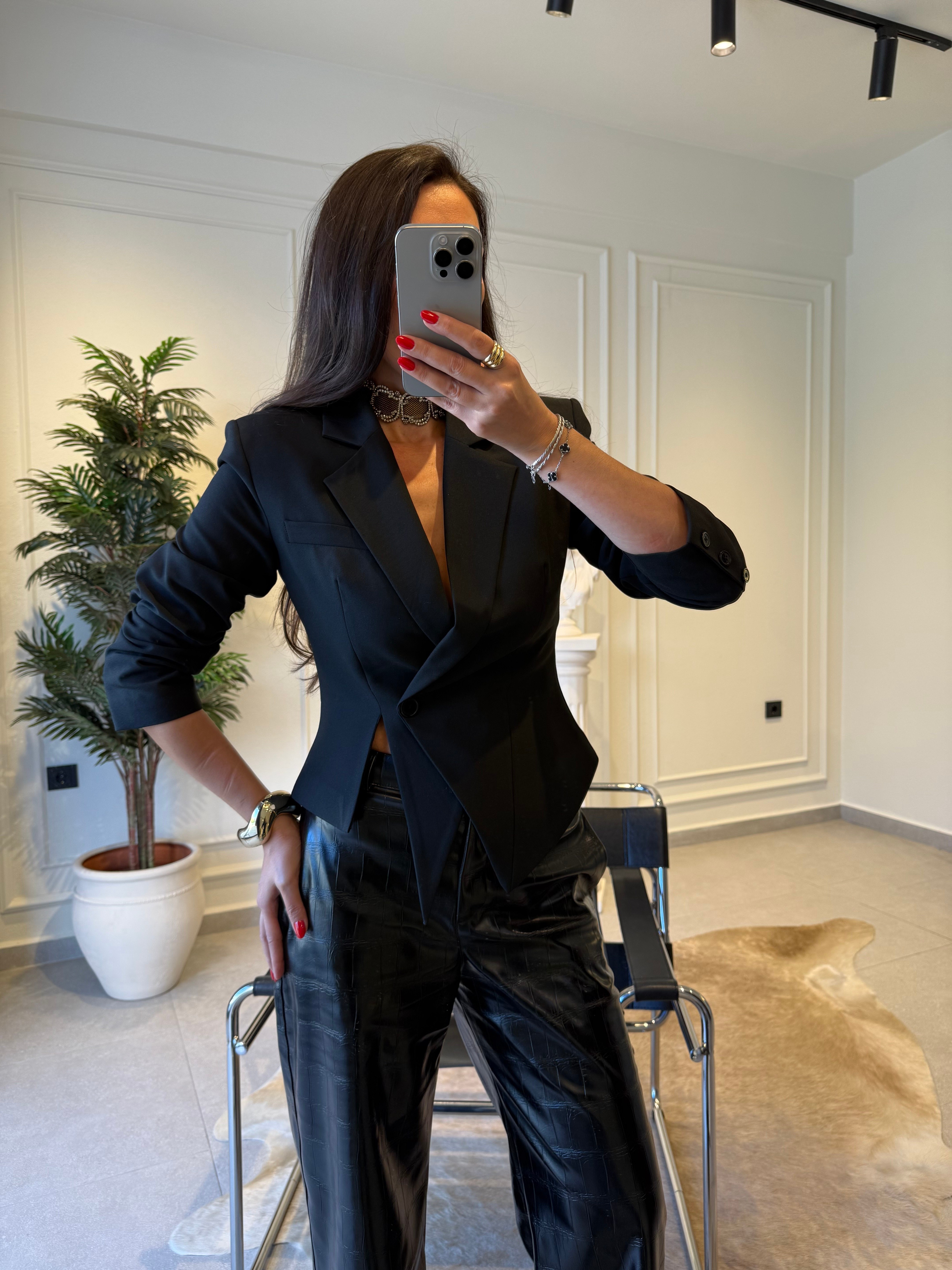 Siyah Özel Üretim Asimetrik Tasarımlı Blazer Ceket(ön sipariş 9 Ekim kargo çıkış )