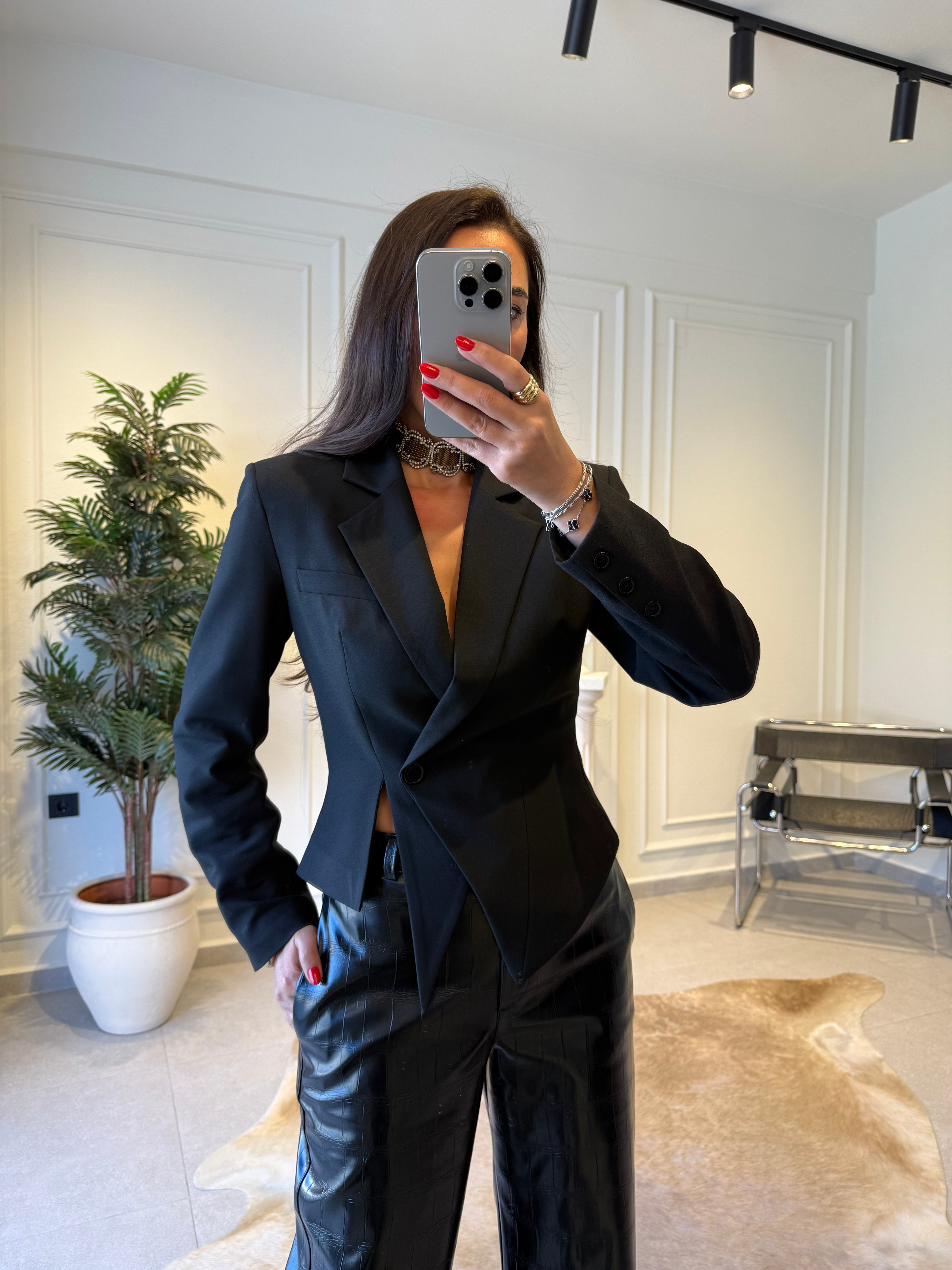 Siyah Özel Üretim Asimetrik Tasarımlı Blazer Ceket(ön sipariş 9 Ekim kargo çıkış )