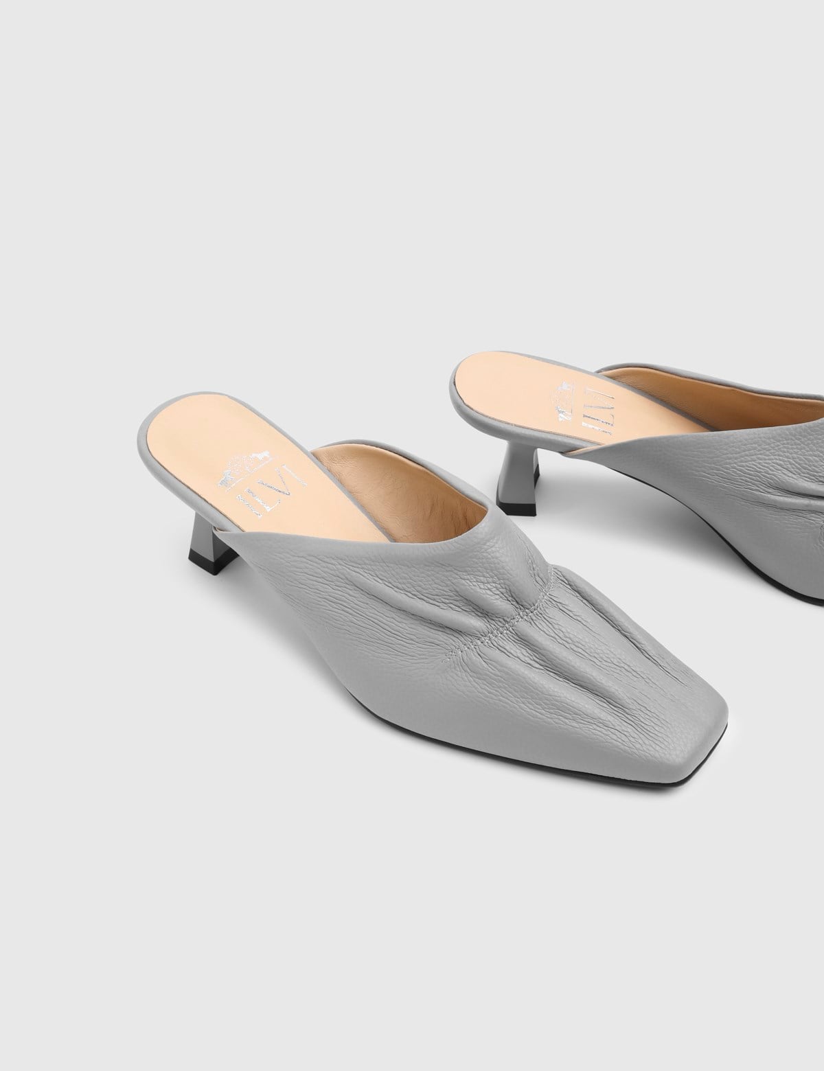 Estrella Grey Leather Women's Slide