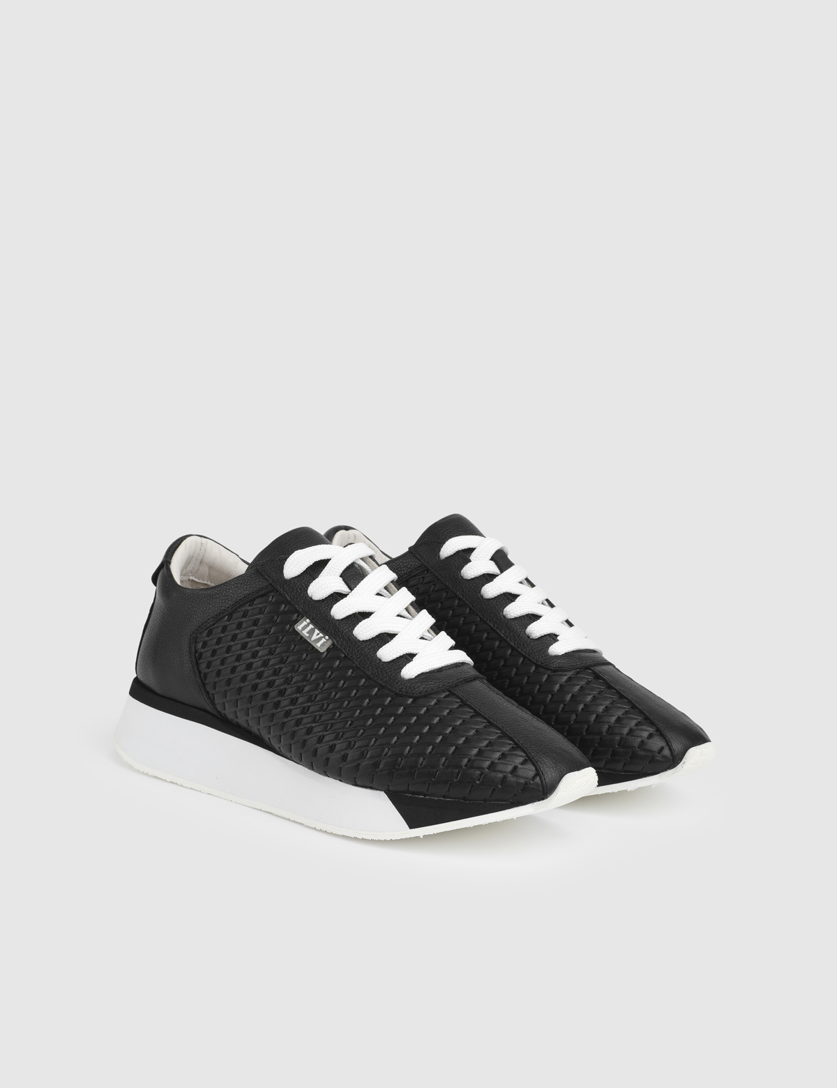 Flux Black Leather Women's Sneaker