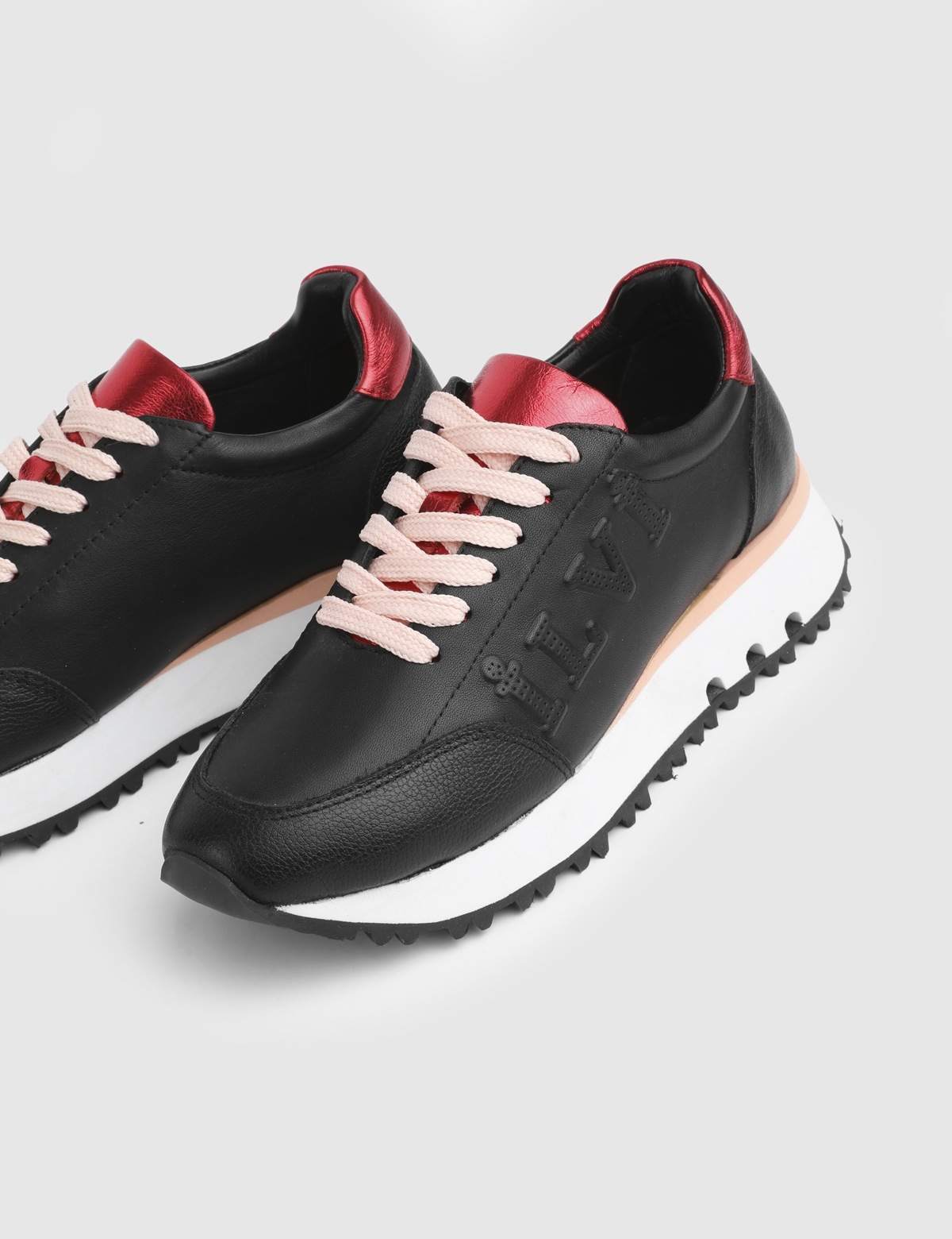 Gleam Black Leather Women's Sneaker