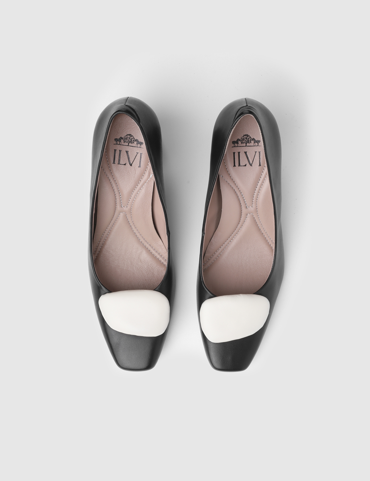 Nareen Black Leather Women's Pump