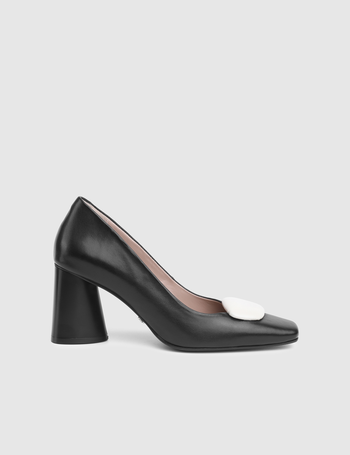 Nareen Black Leather Women's Pump