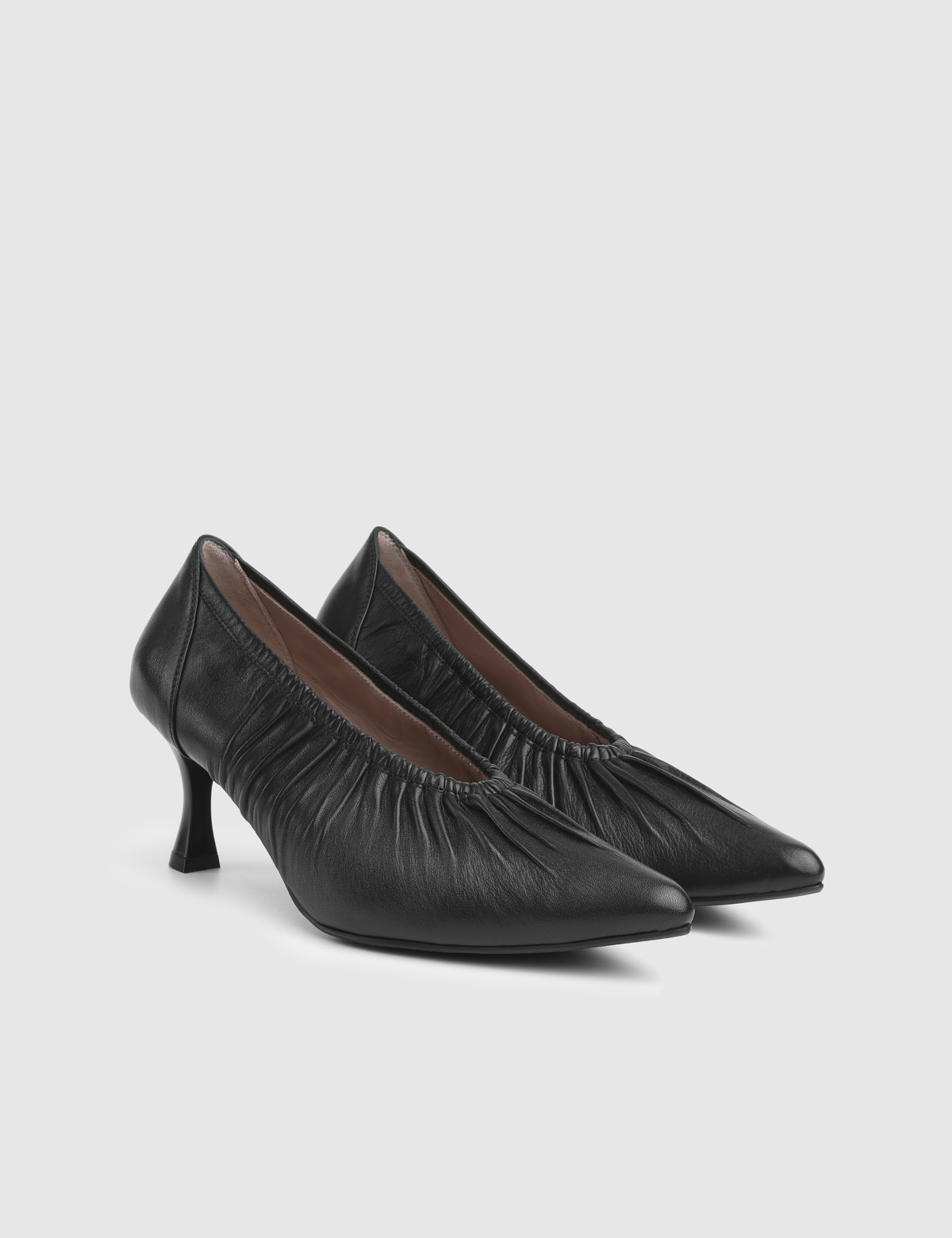 Osnel Black Leather Women's Pump