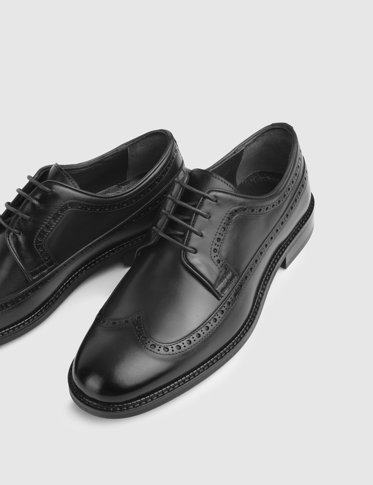 Pieter Black Leather Men's Classic Shoe