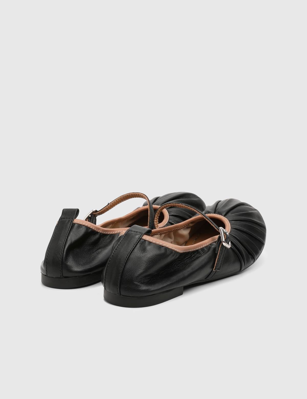 Stragier Black Leather Women's Ballerina