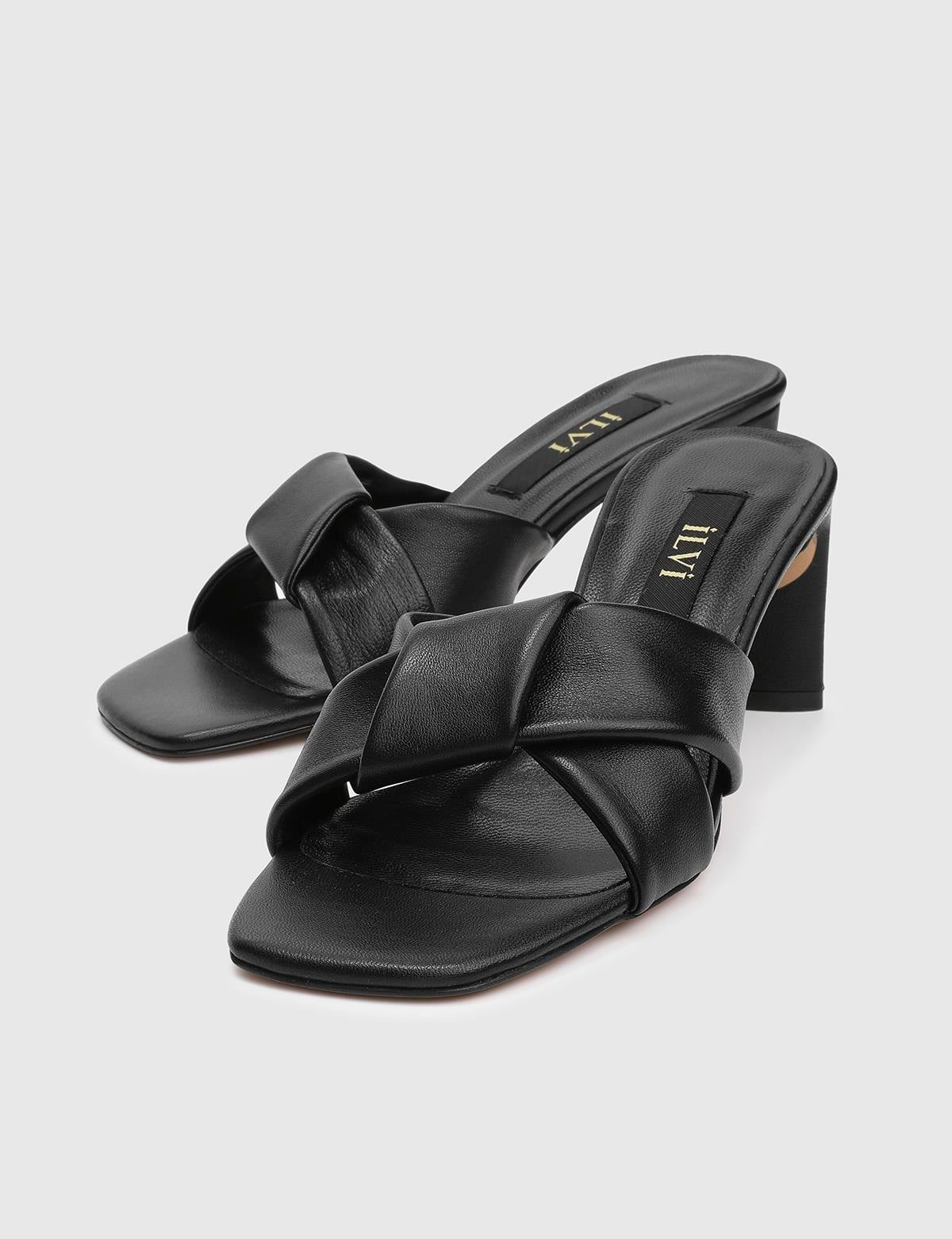 Stragier Black Leather Women's Heeled Slide