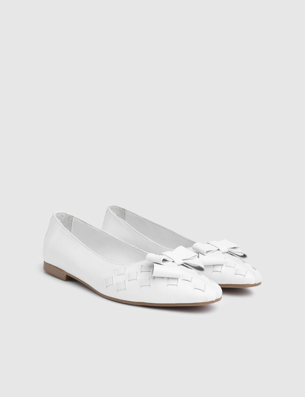 Vireya White Leather Women's Ballerina