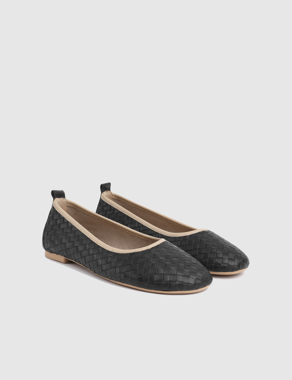 Yew Black Leather Women's Ballerina
