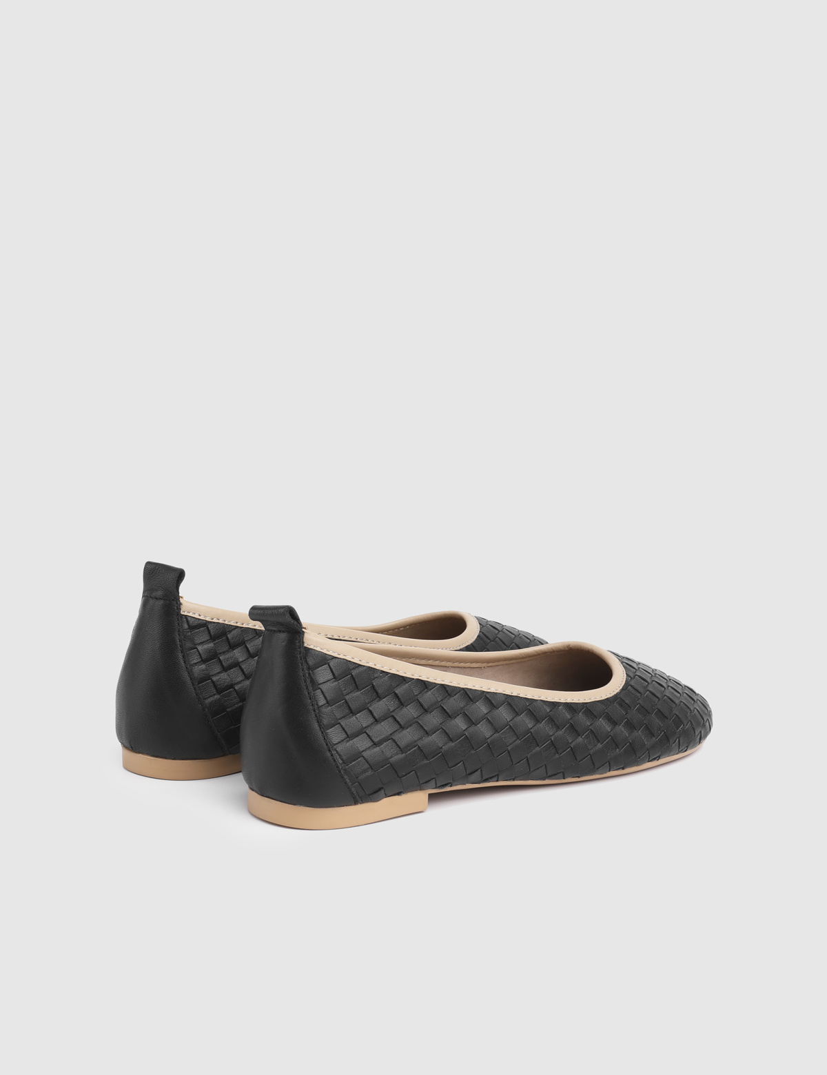 Yew Black Leather Women's Ballerina
