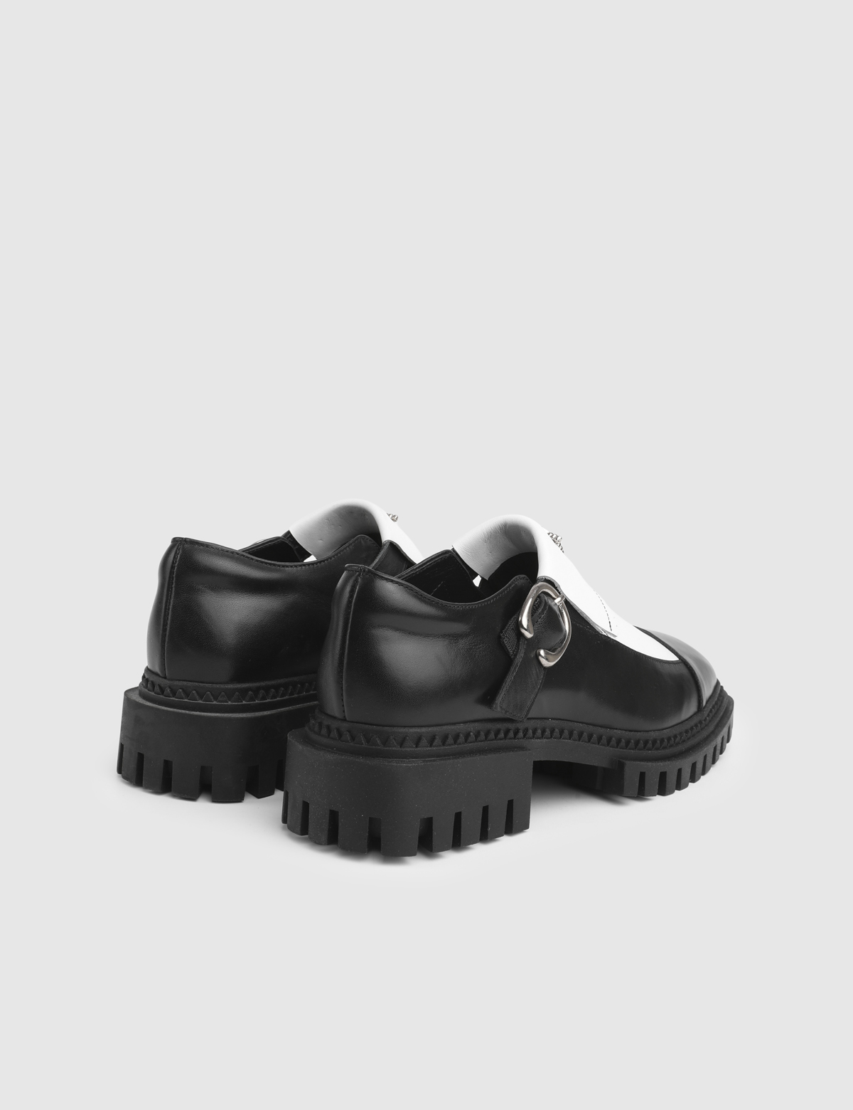 Zinc Black Leather Women's Loafer