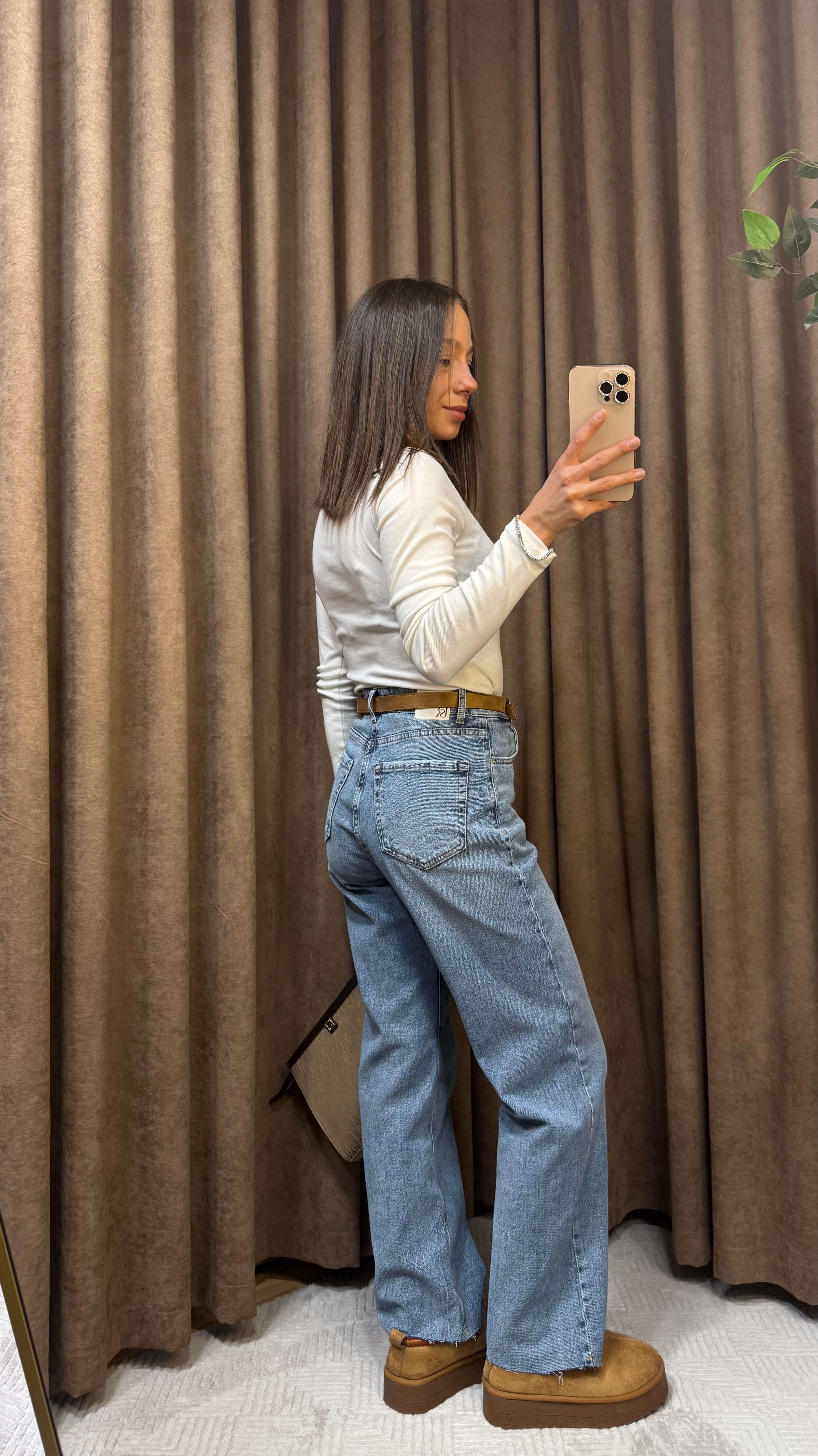 AÇIK MAVİ KEMERLİ STRAİGHT KESİK PAÇA JEAN