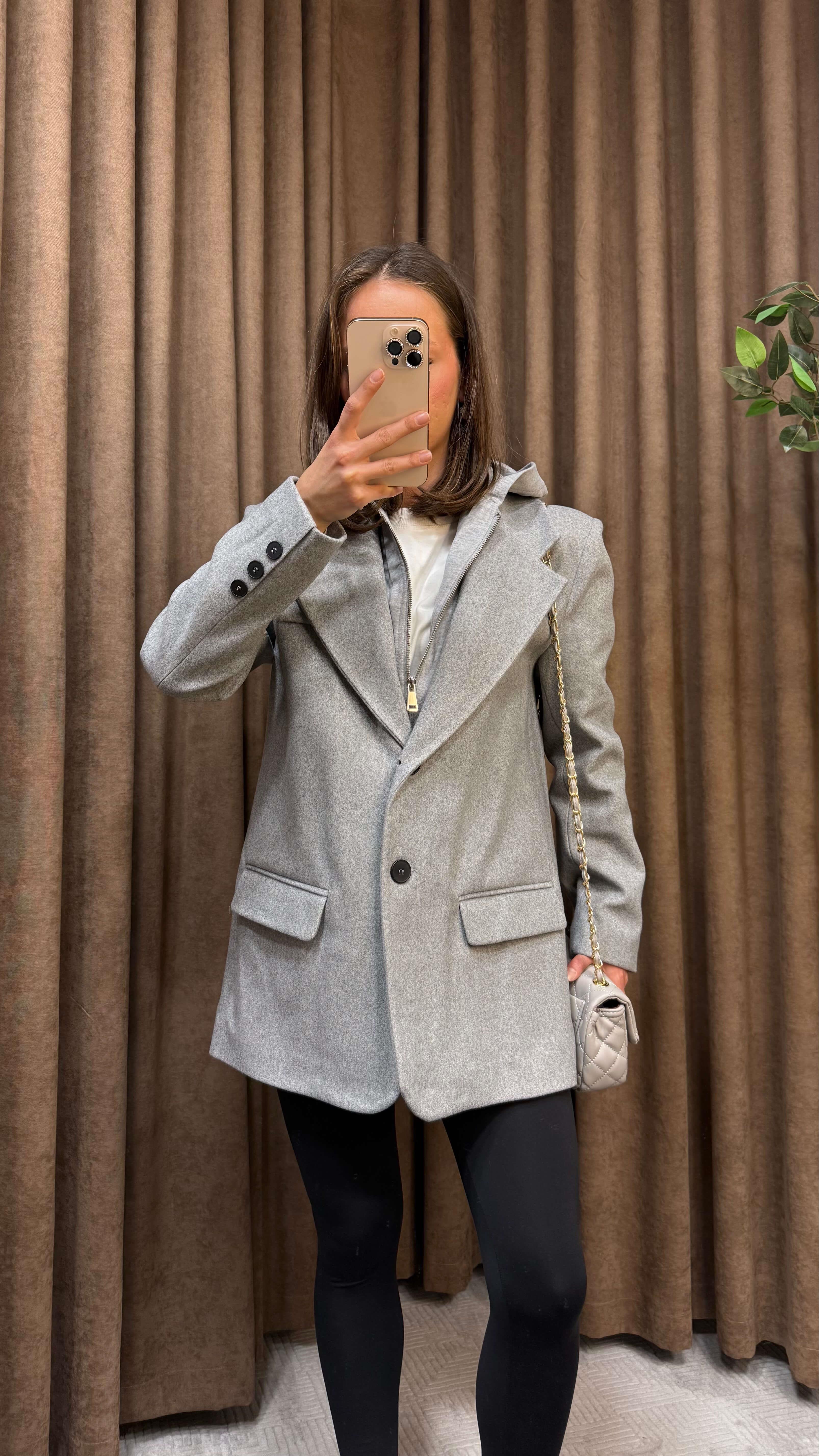 GRİ HIRKA DETAYLI KAPÜŞONLU BLAZER CEKET