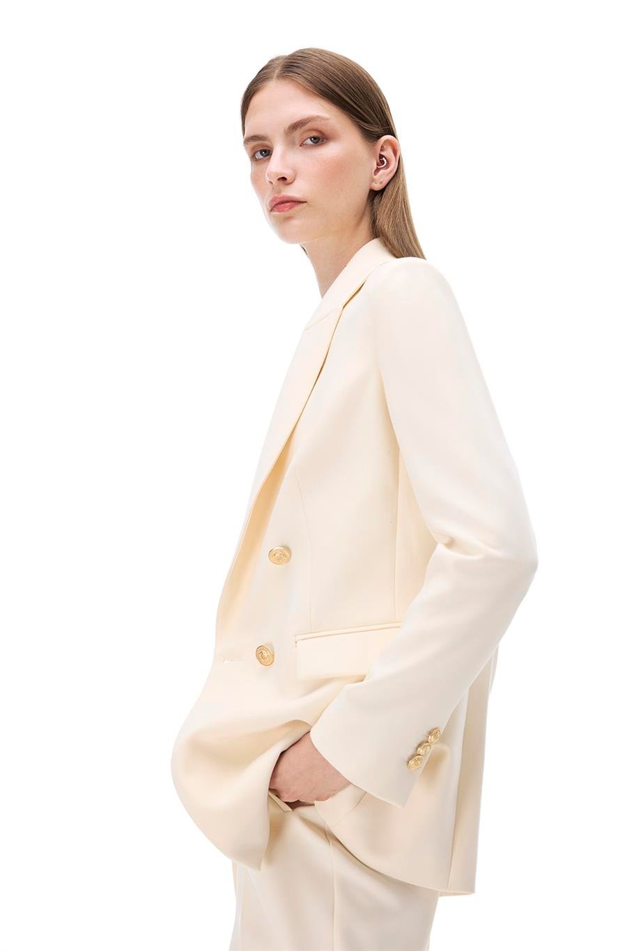 Açık Bej Klasik Yaka Ceket