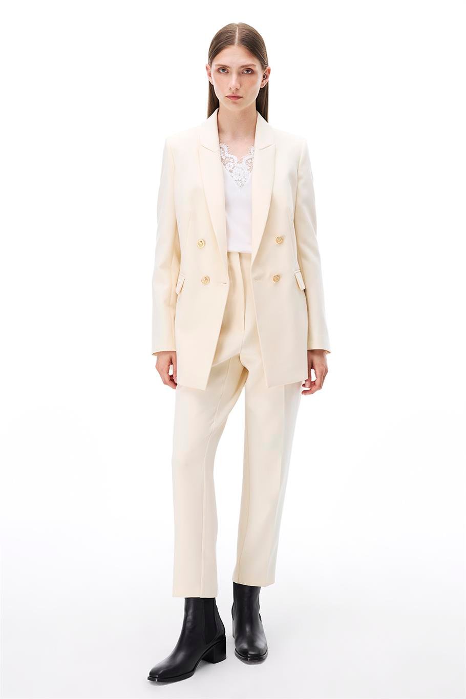 Açık Bej Klasik Yaka Ceket