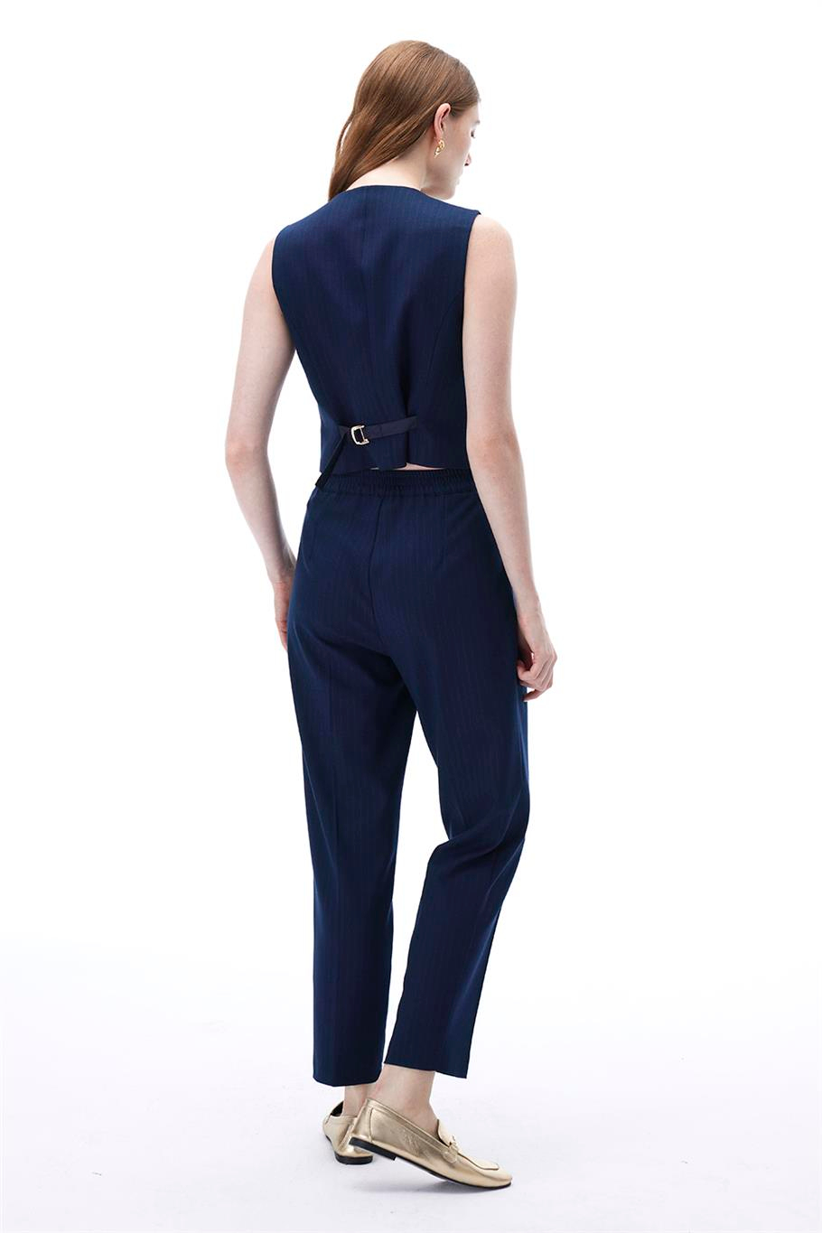 Actors Regular Fit Çizgili Desenli Kısa Boy Sıfır Kol V-Yaka Lacivert Renk Kadın Yelek