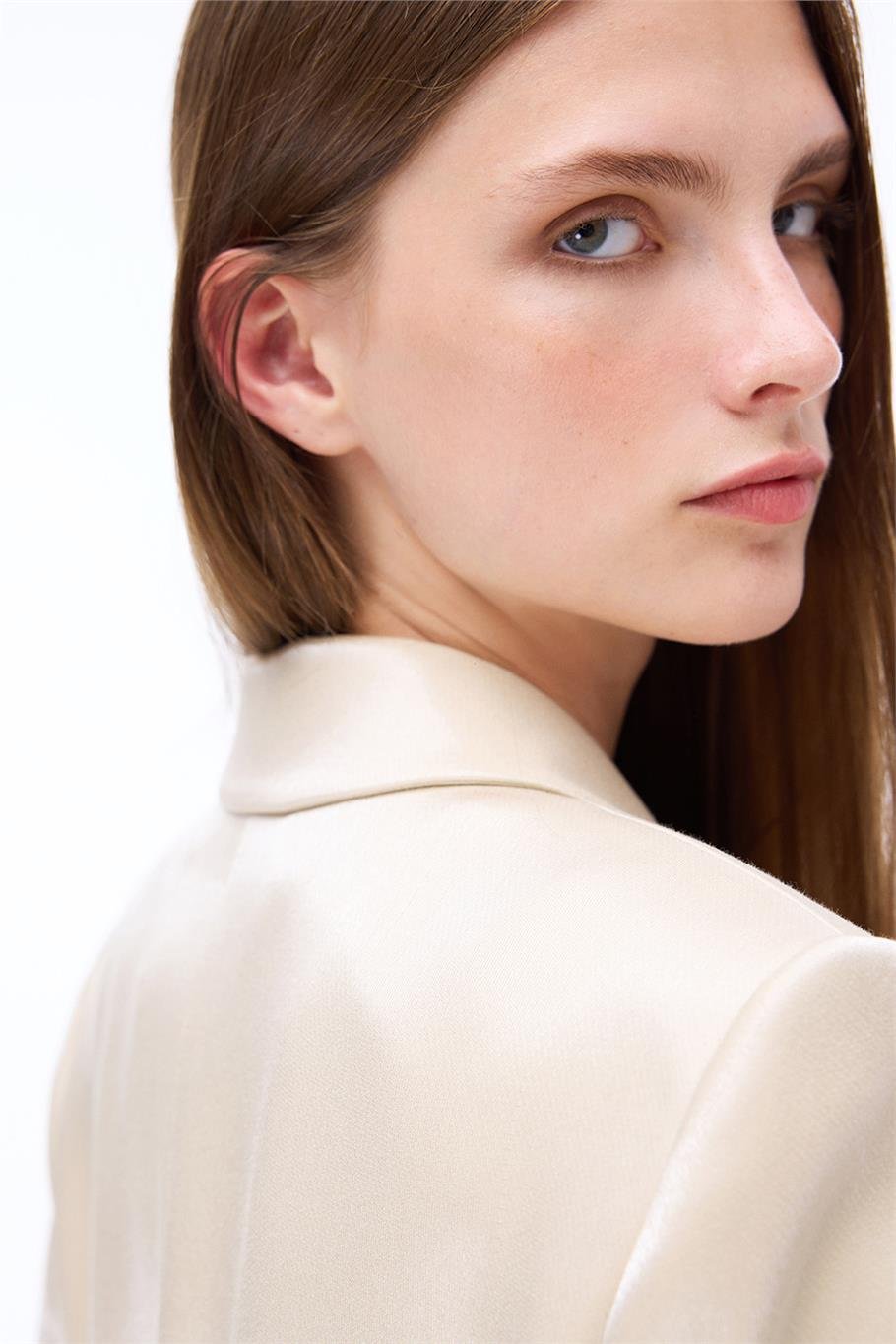 Adityas Regular Fit Diz Boy Düşük Kollu Ceket Yaka Bej Ceket