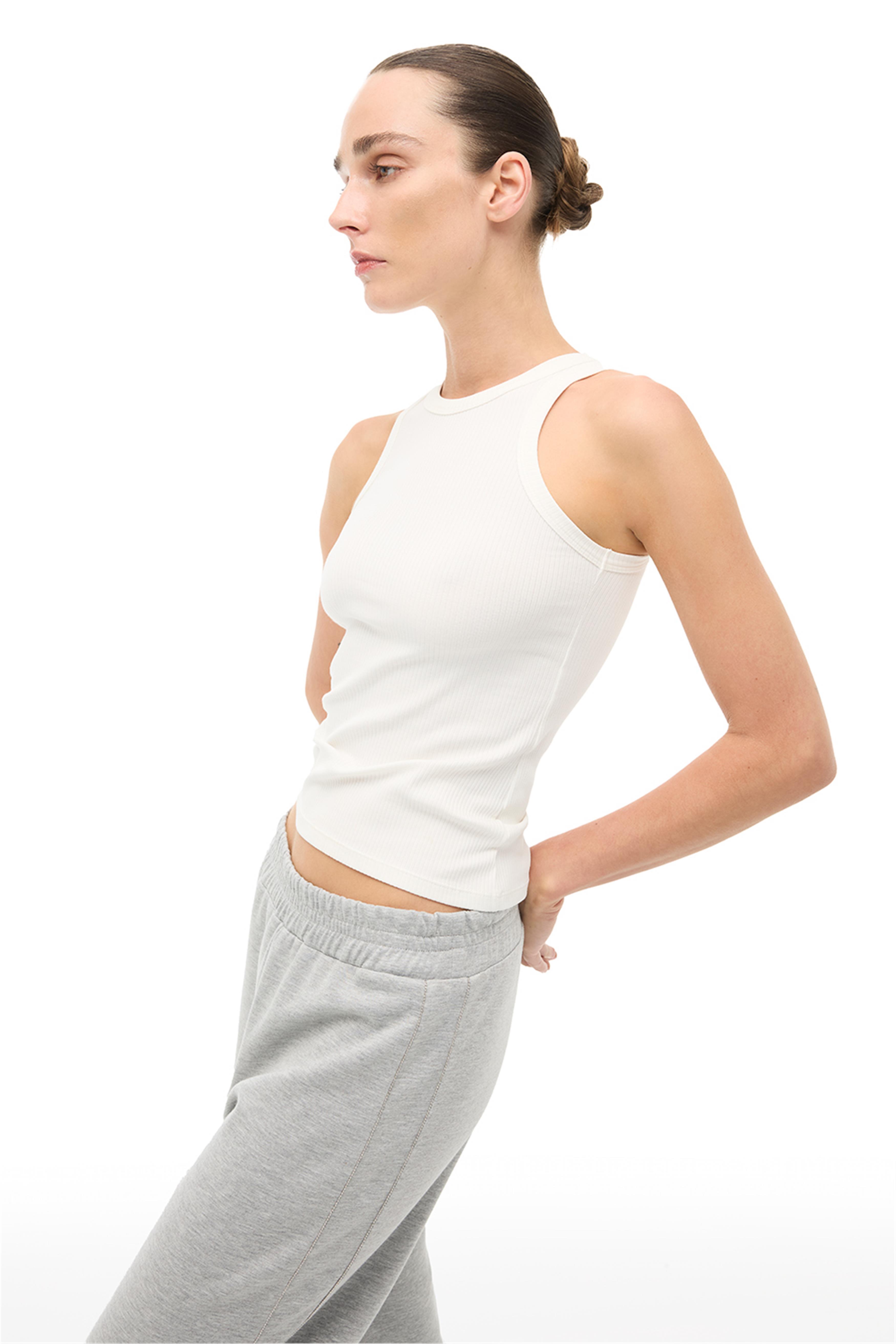 Amorinas Slim Fit Standart Boy Sıfır Kol Bisiklet Yaka Ekru Bluz