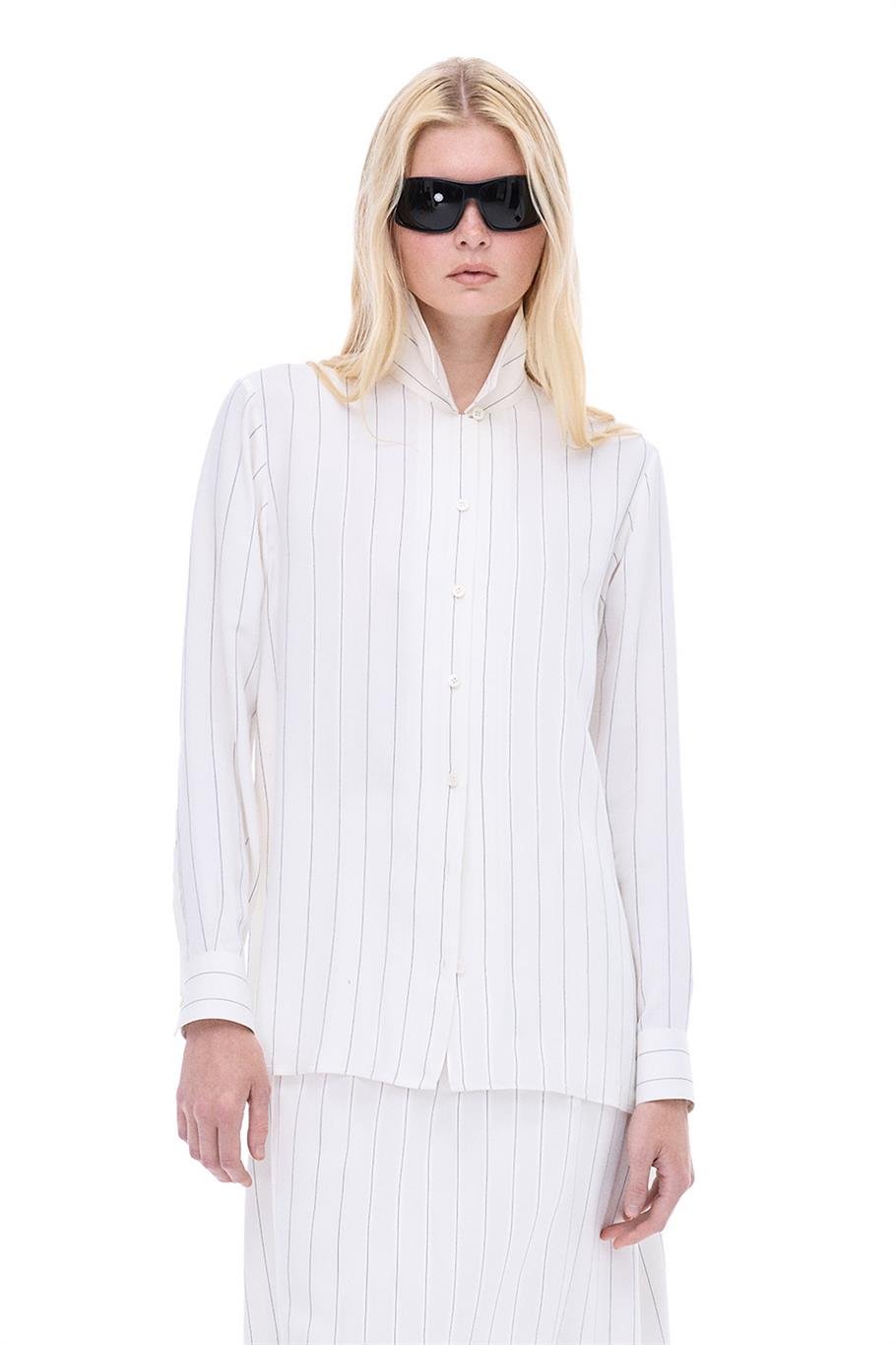 Aponias Rahat Kalıp Çizgili Desen Standart Boy Takma Kol Gömlek Yaka Ekru Gömlek