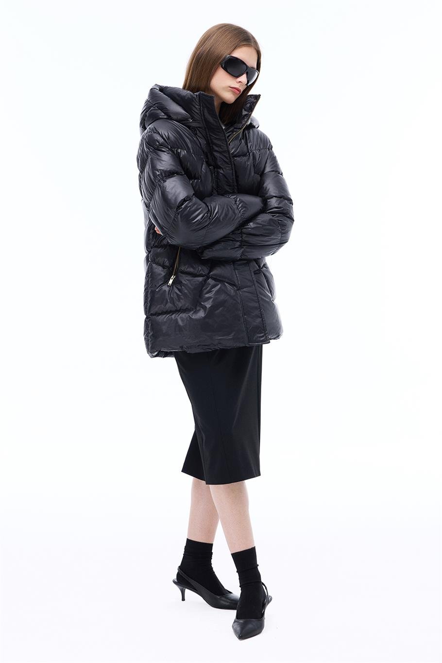 Aurens Rahat Kalıp Diz Üstü Düşük Kollu Hakim Yaka Siyah Mont