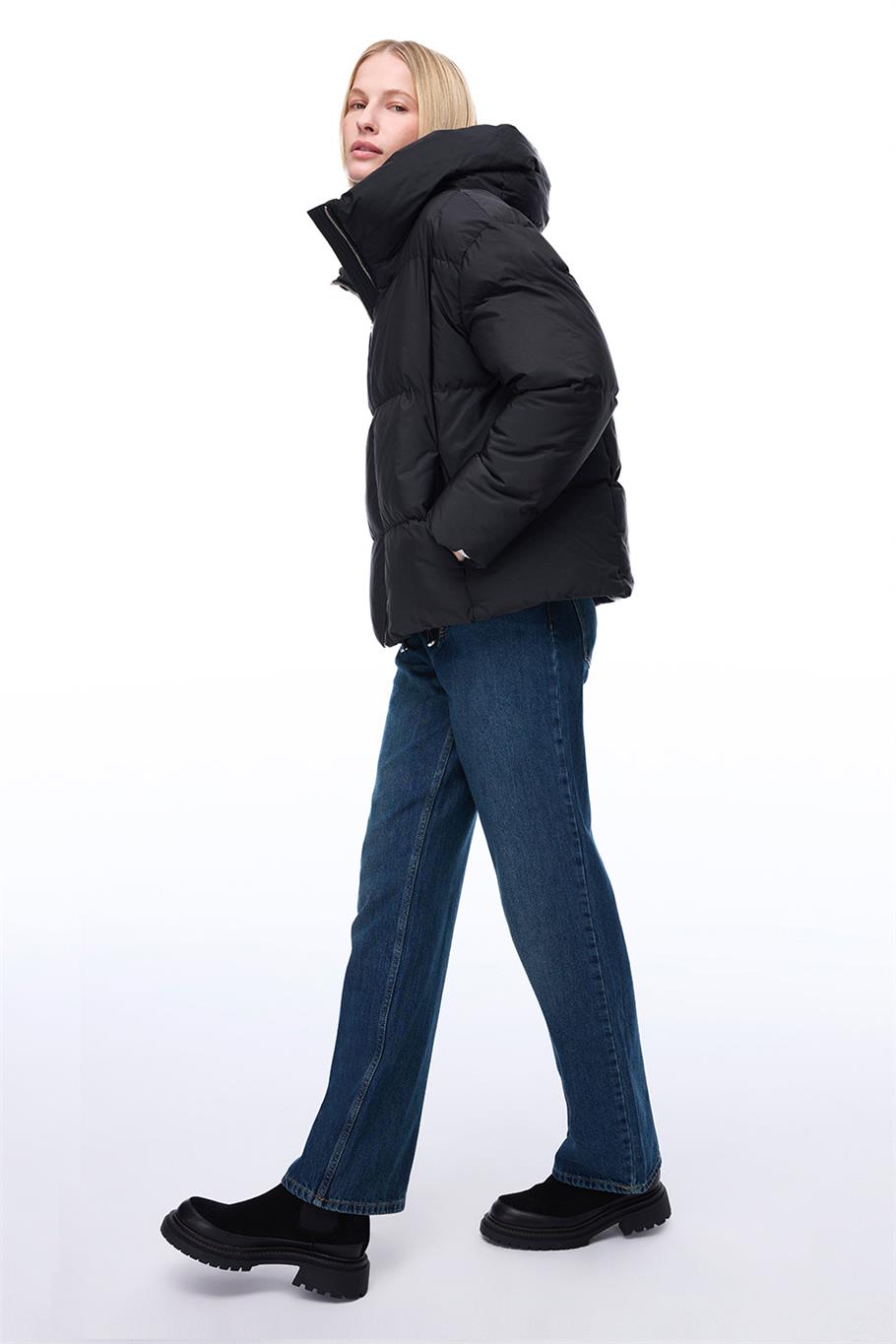 Awans Rahat Kalıp Kısa Boy Düşük Kollu Kapüşonlu Siyah Mont