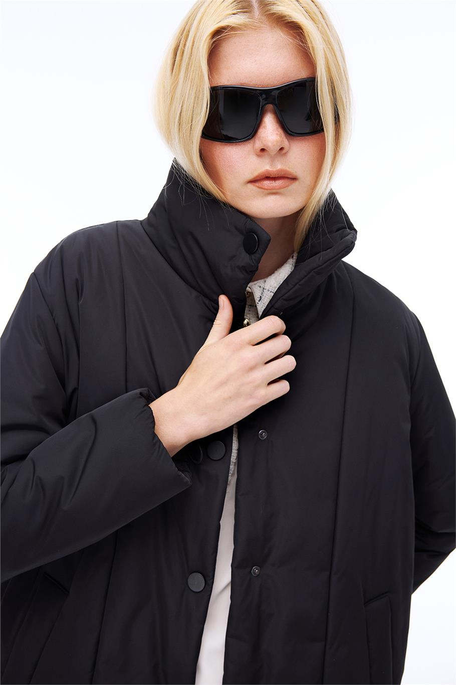 Awans Rahat Kalıp Kısa Boy Takma Kol Hakim Yaka Siyah Mont