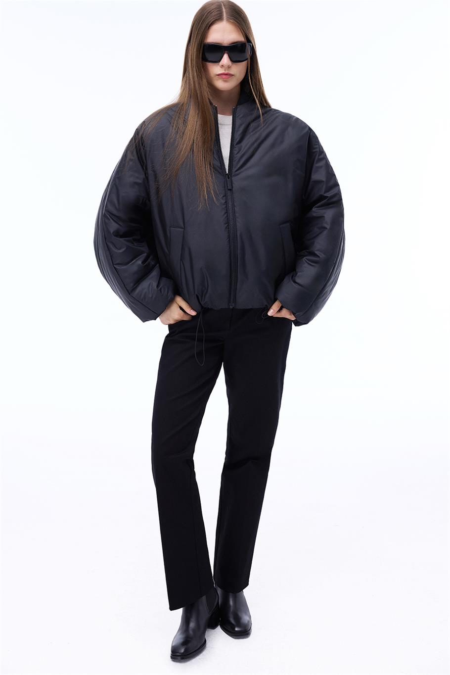 Awans Rahat Kalıp Standart Boy Düşük Kollu Bisiklet Yaka Siyah Mont