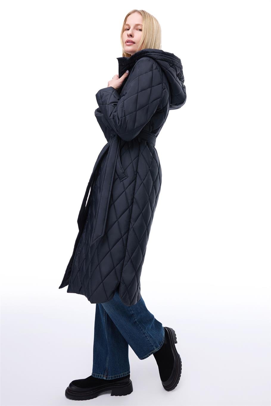 Awans Regular Fit Diz Altı Takma Kol Hakim Yaka Siyah Mont