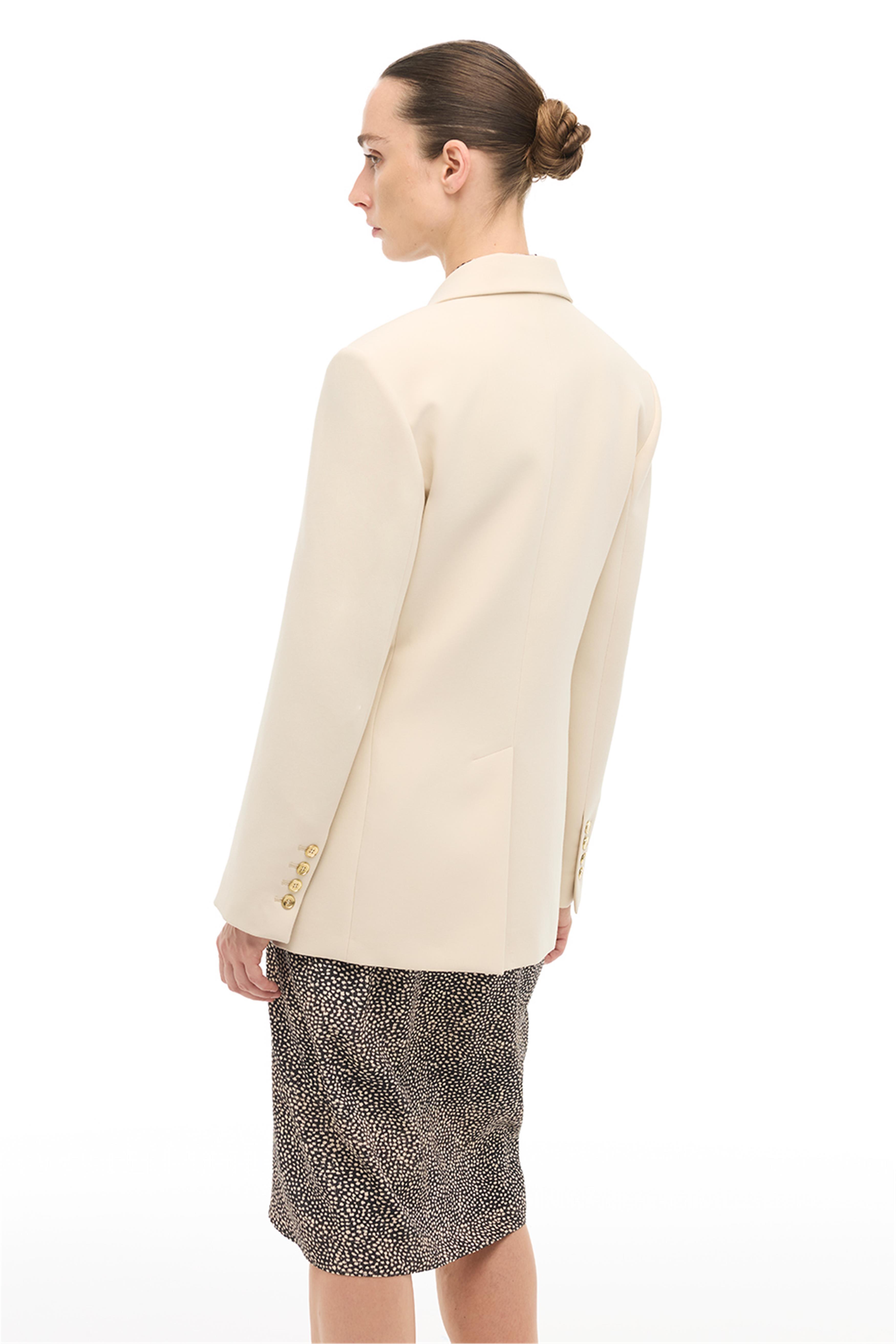 Bej Gold Düğmeli Kırlangıç Yaka Ceket