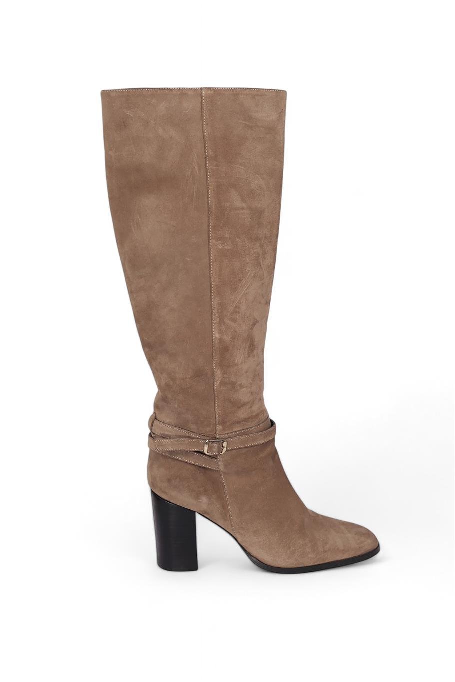 Bej Süet Kemer Detaylı Topuklu Çizme