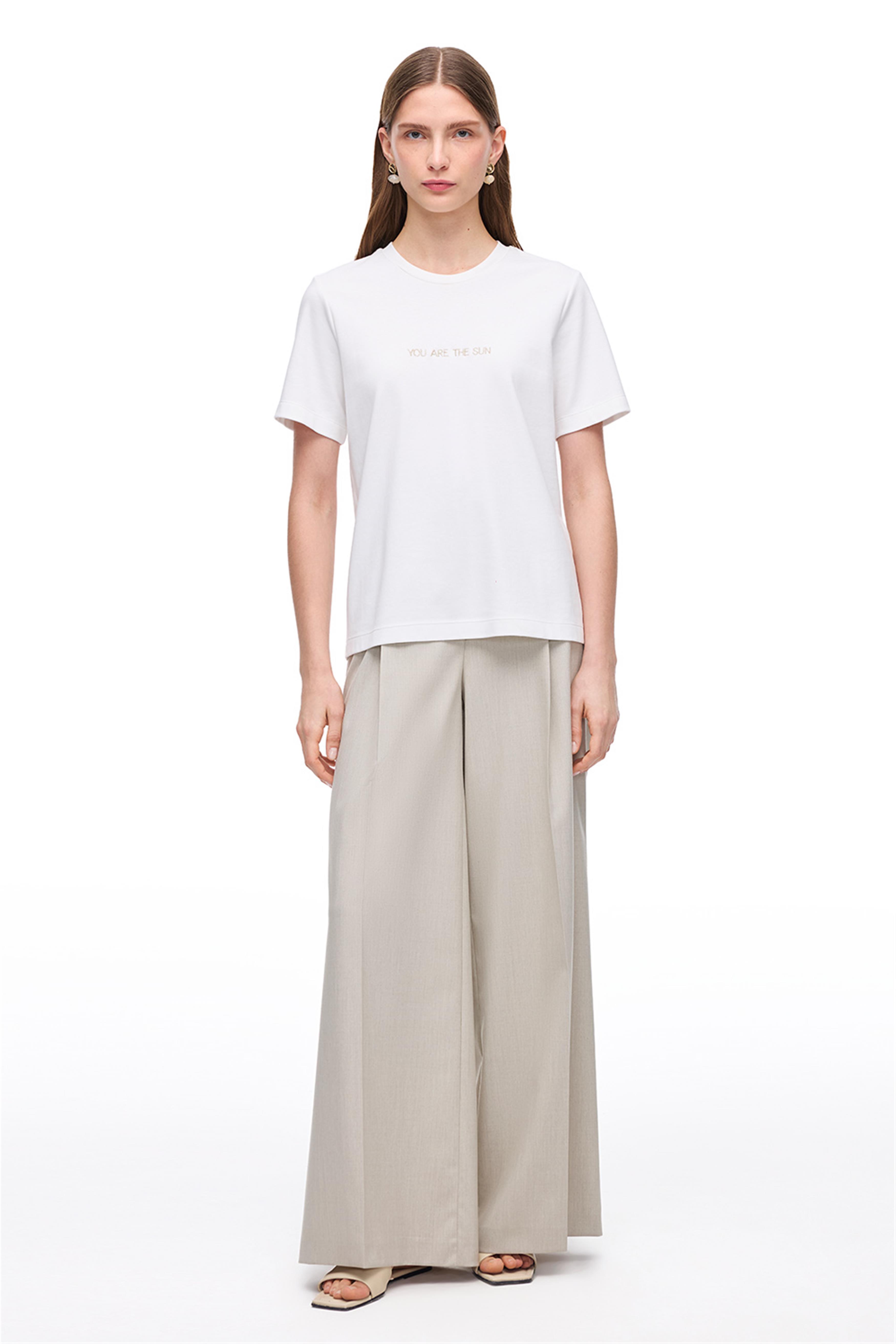 Beyaz %100 Pamuk Rahat Kalıp Bisiklet Yaka Tişört