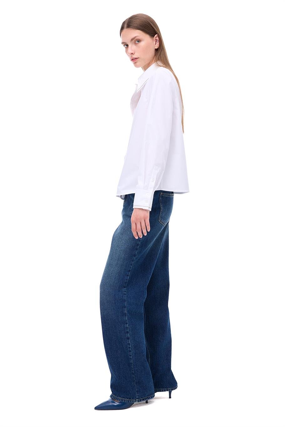 Beyaz Klasik Yaka Gömlek