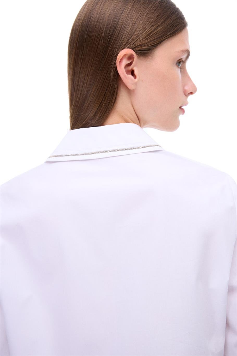 Beyaz Klasik Yaka Gömlek