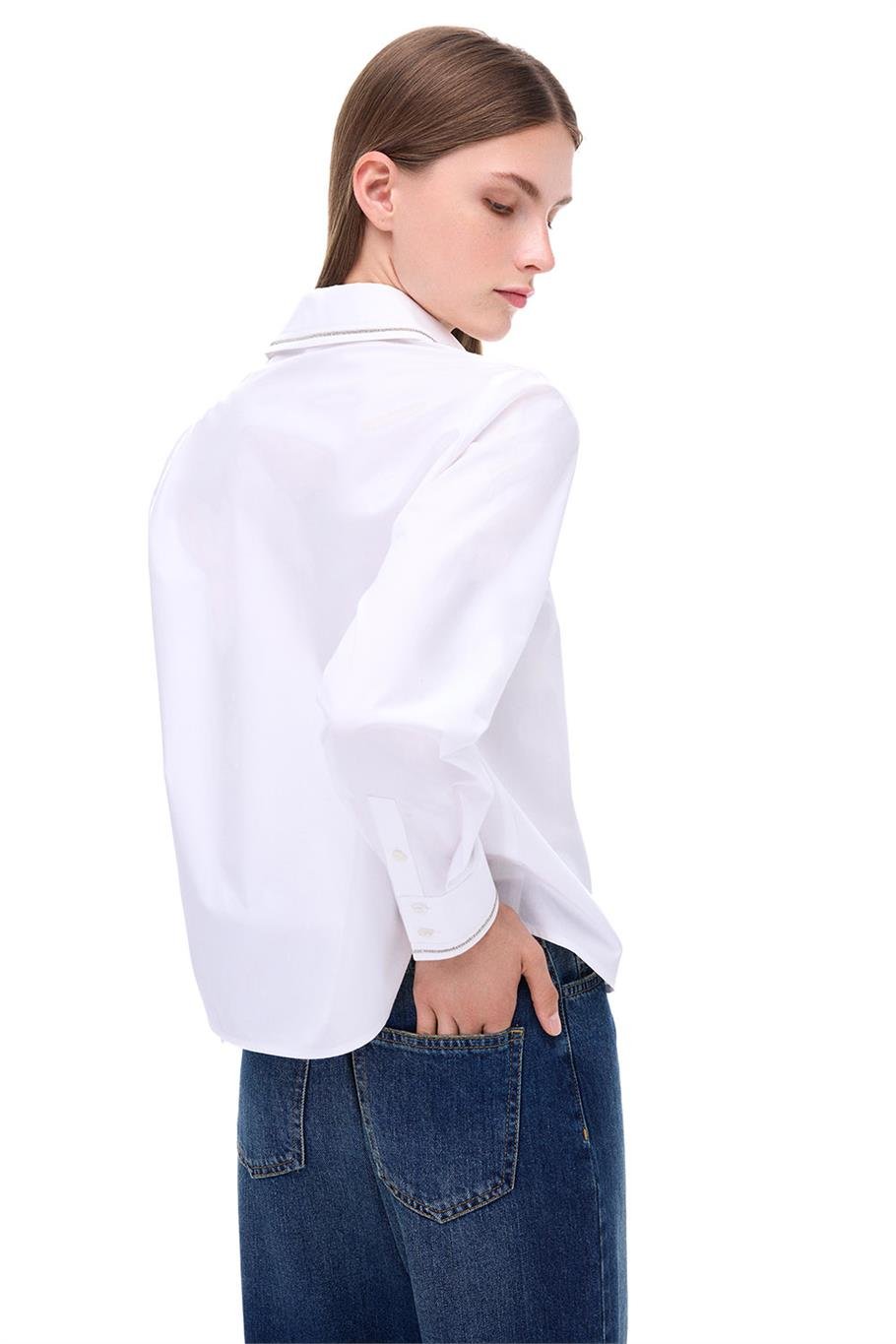 Beyaz Klasik Yaka Gömlek