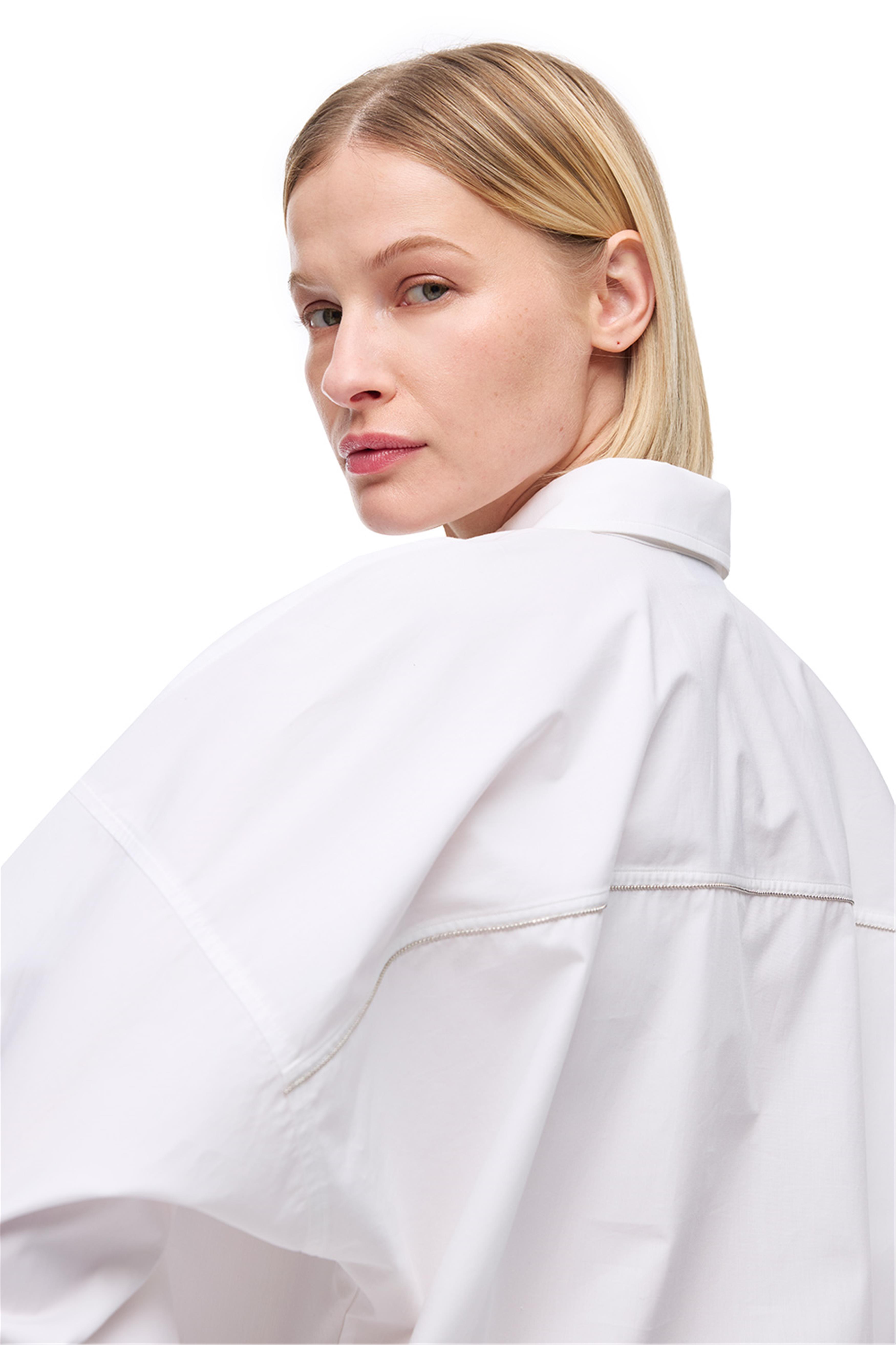 Beyaz Pamuklu Gömlek