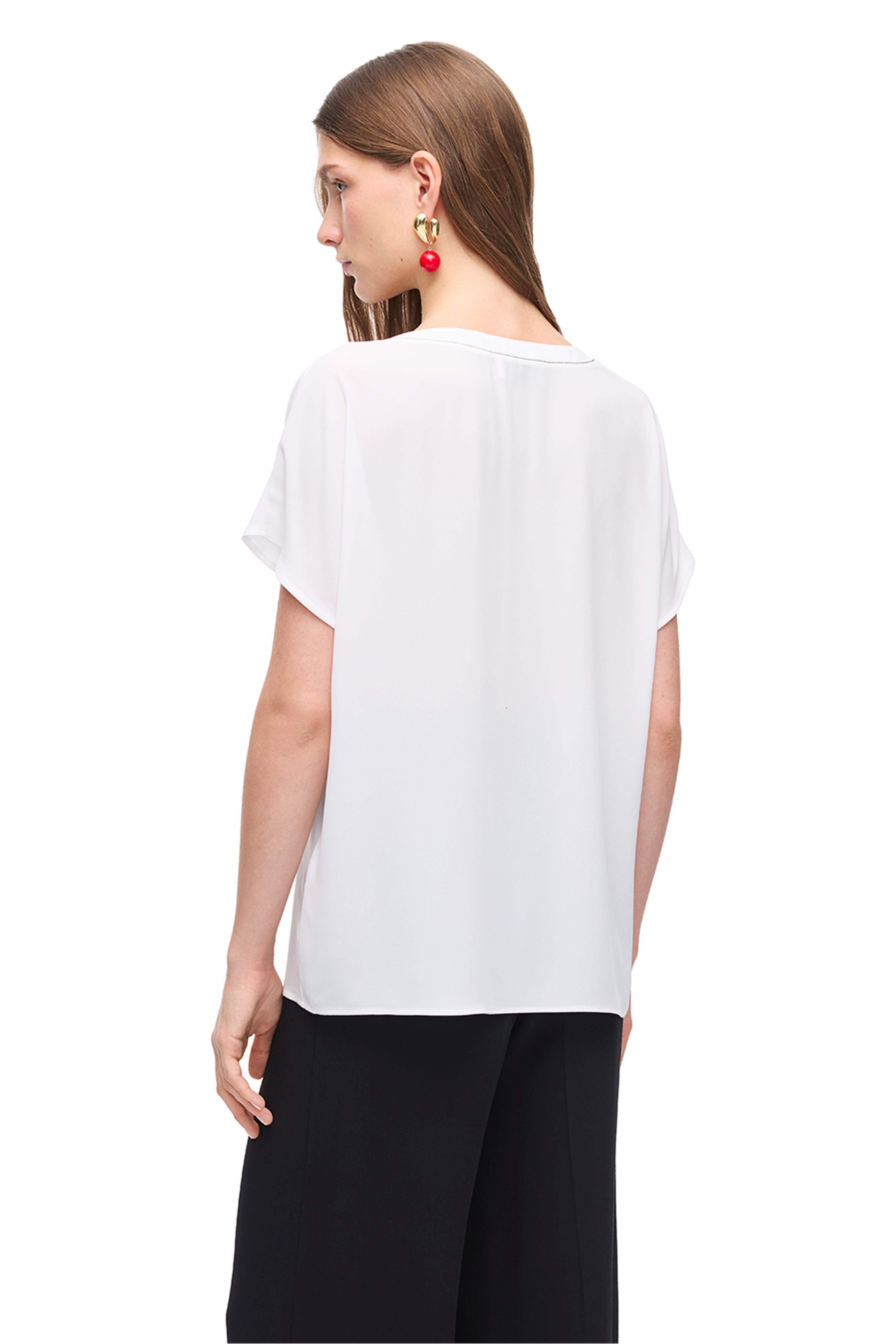 Beyaz V Yaka Rahat Kalıp Bluz