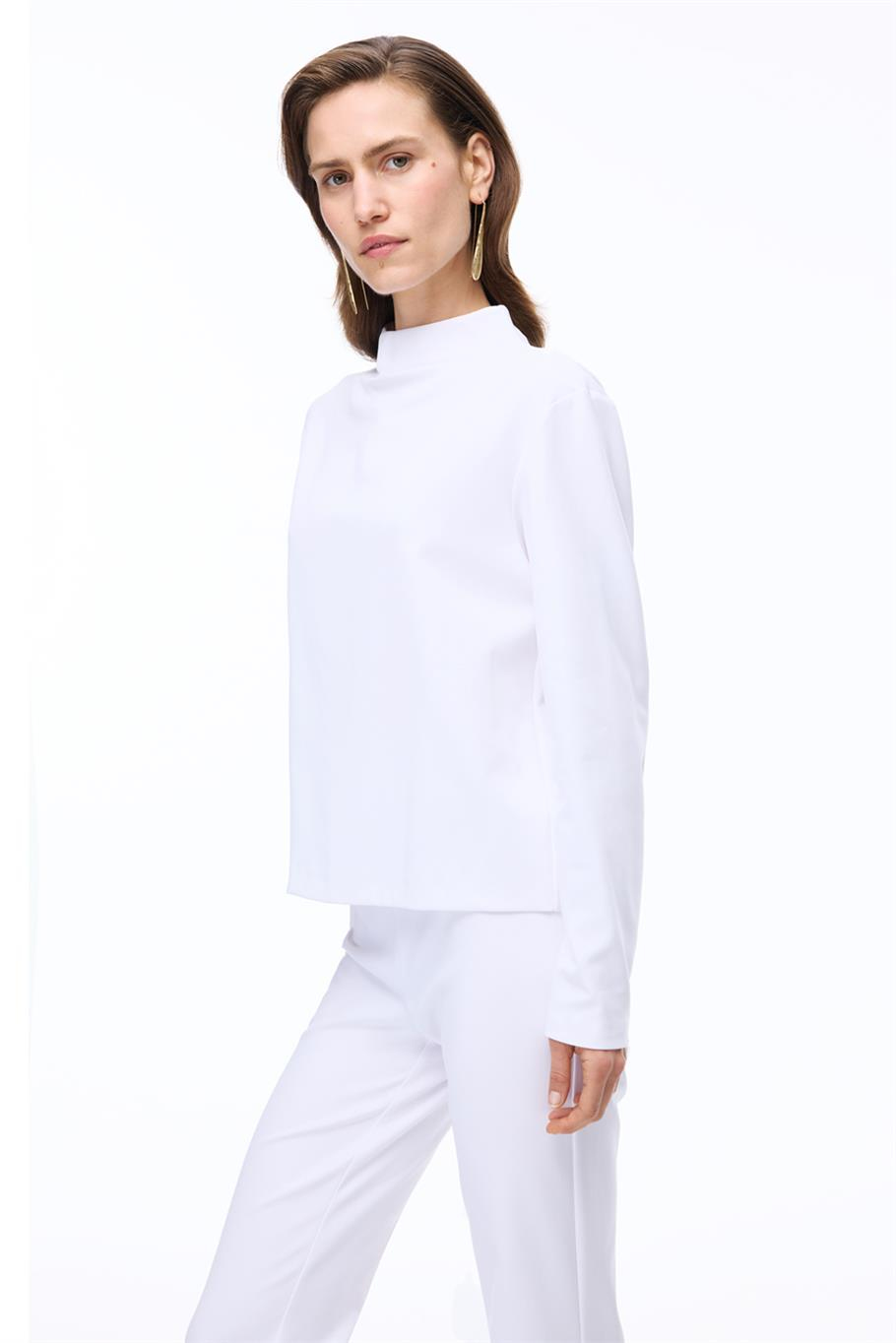 Beyaz Yarım Tik Yaka Slim Fit Bluz