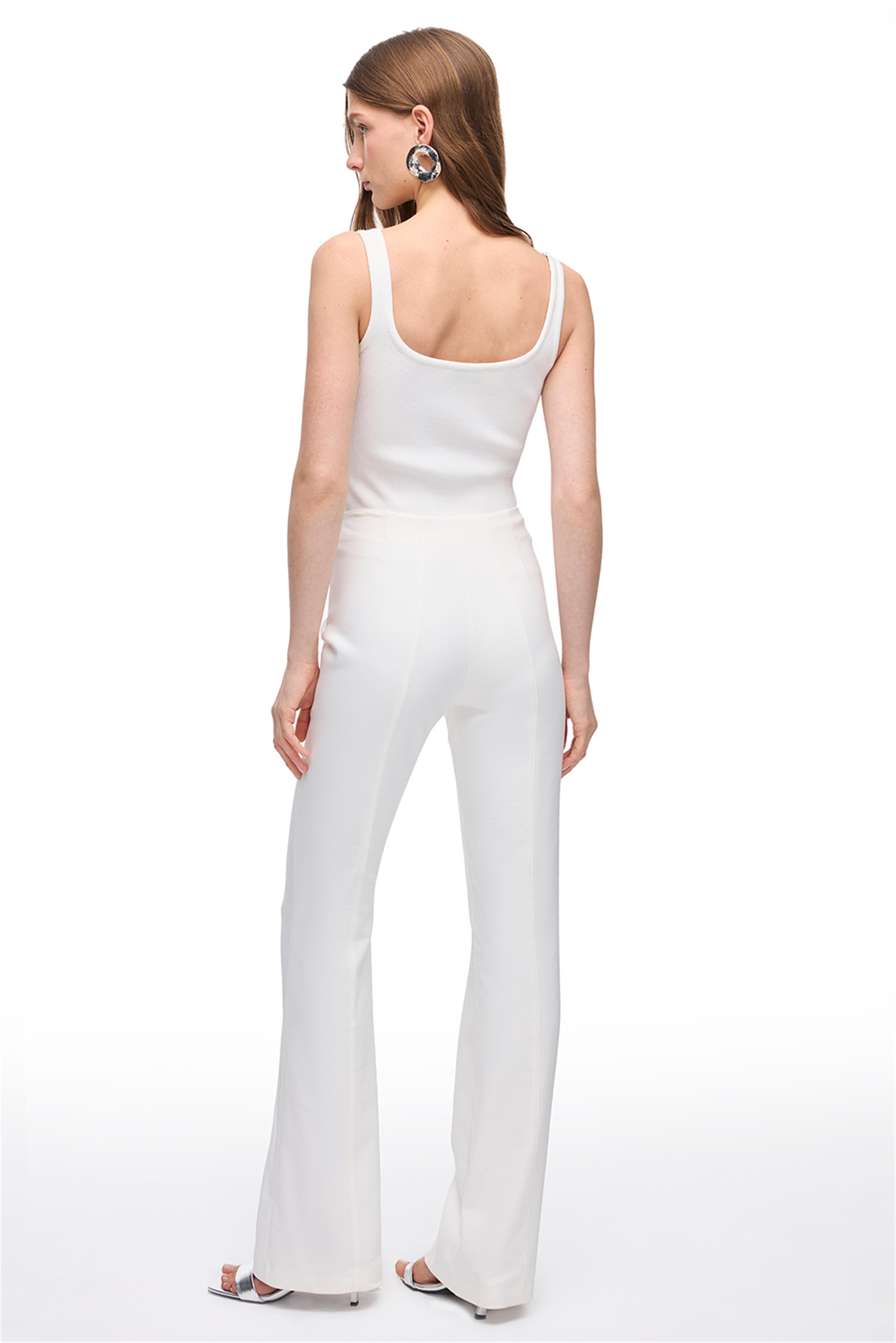 Beyaz Yüksek Bel Flair Paça Slim Fit Pantolon