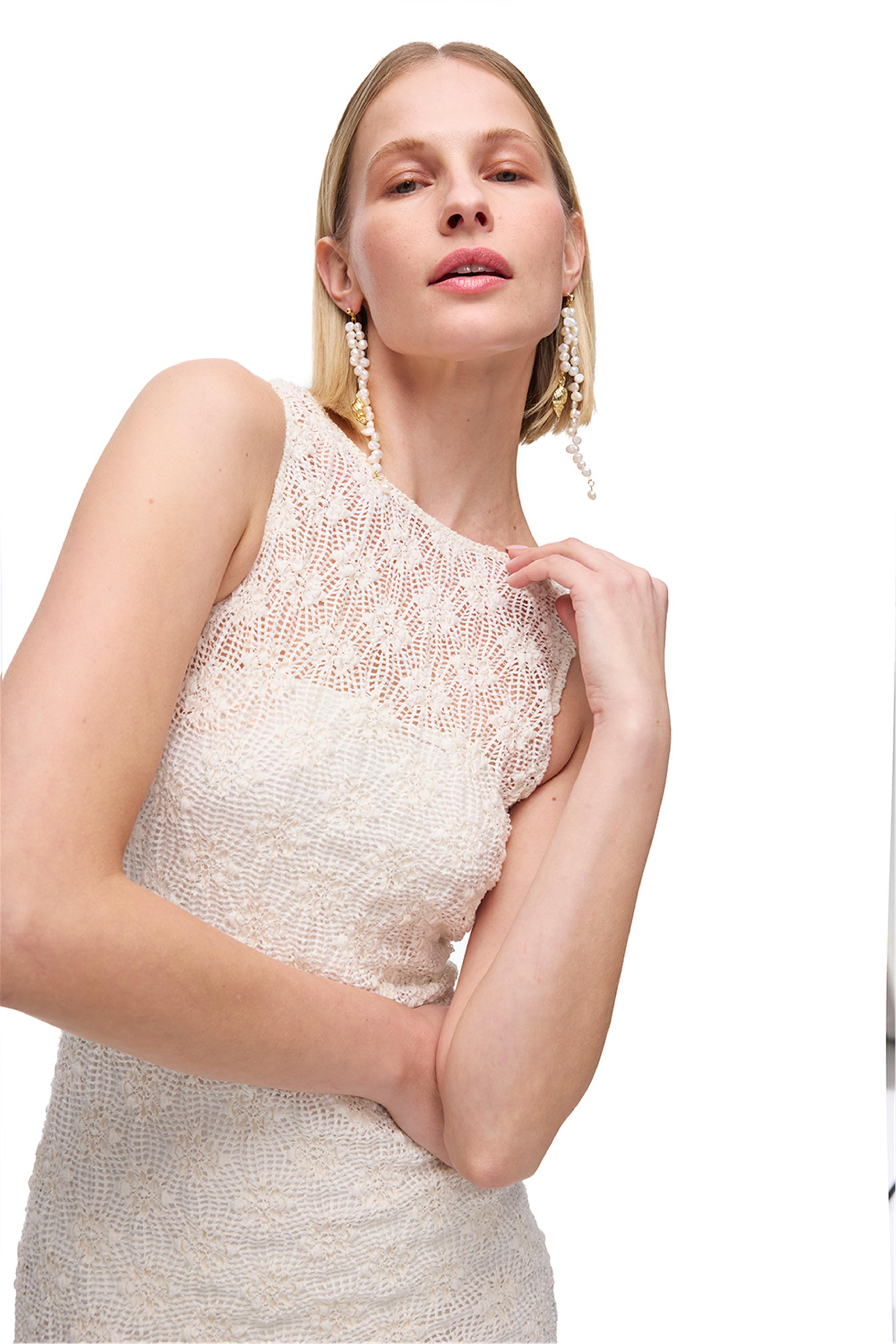 Ekru Dantel Detaylı Yuvarlak Yaka Slim Fit Midi Elbise