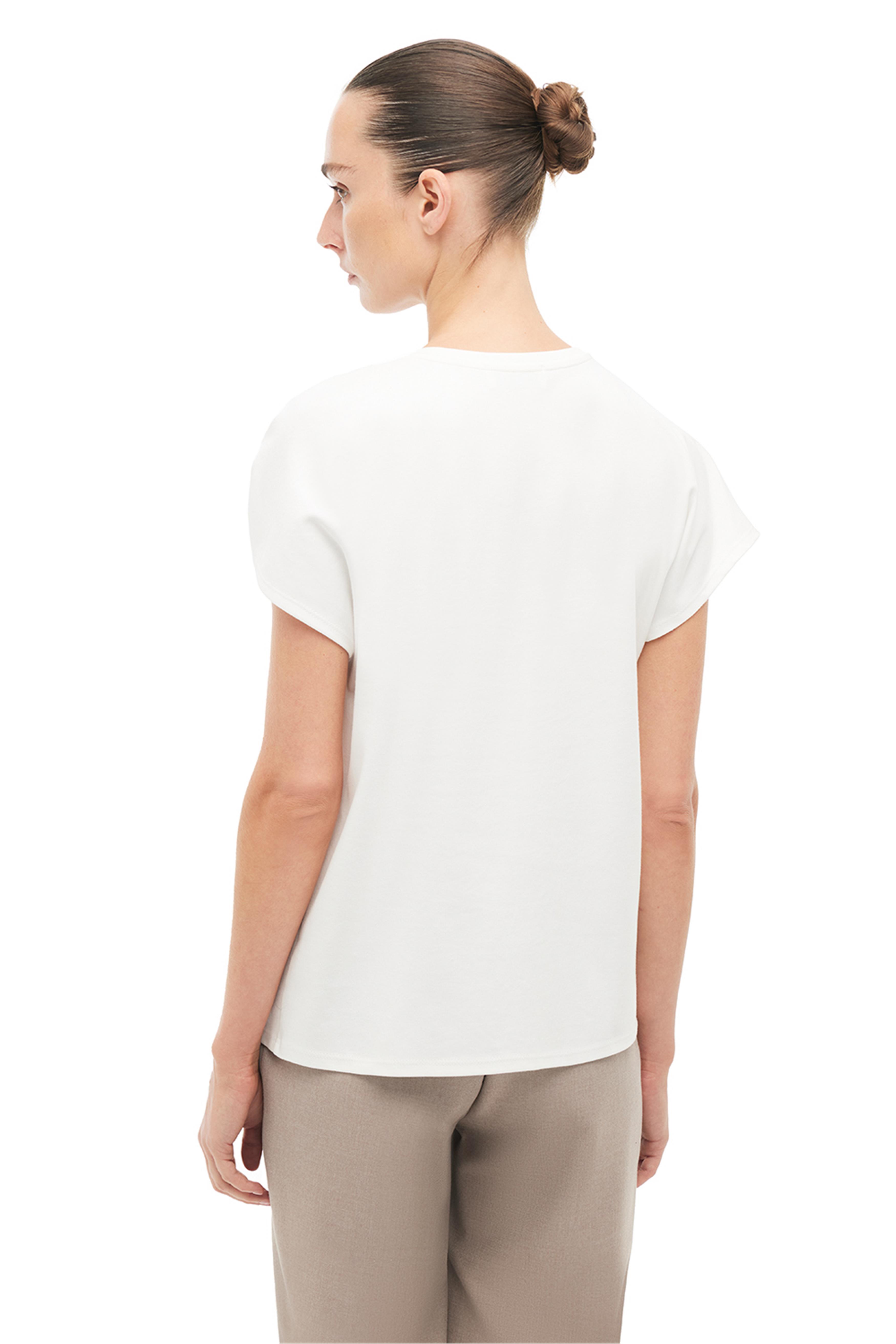 Ekru Omuz Detay Tişört