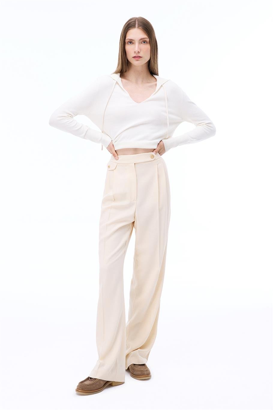 Ekru V-Yaka Triko Kazak