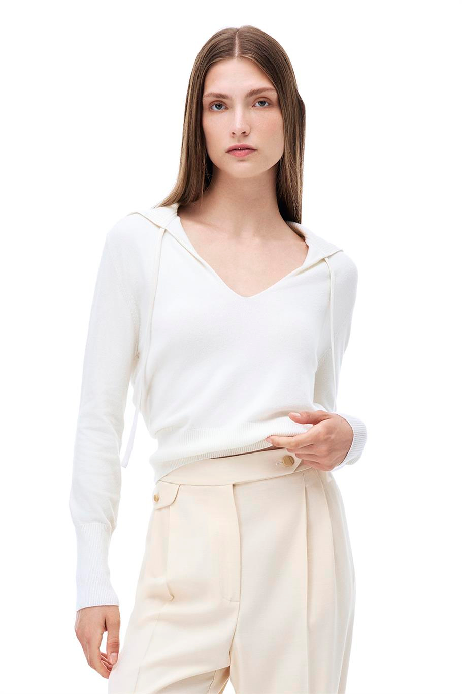 Ekru V-Yaka Triko Kazak