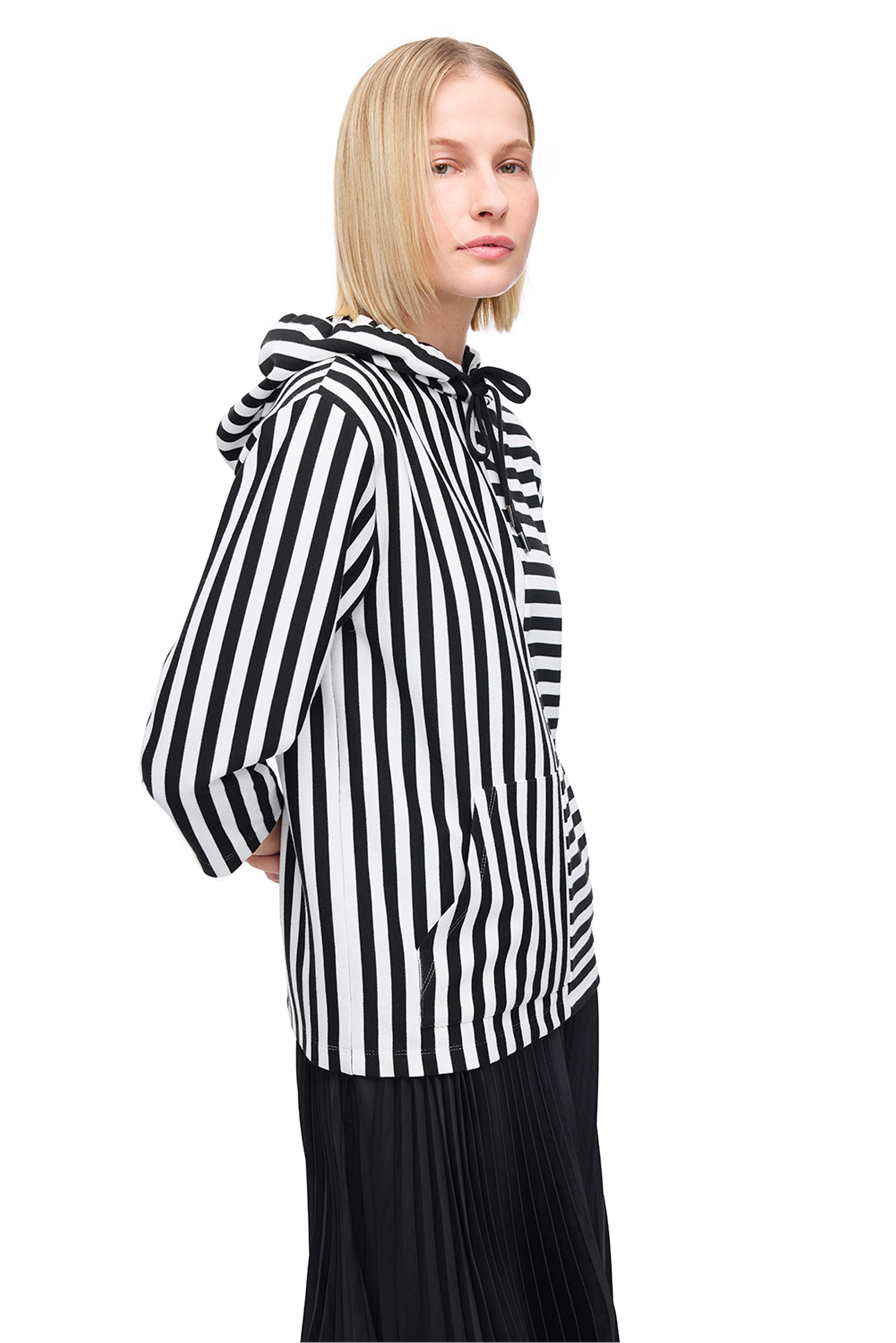 Febes Siyah Renk Regular Fit Yuvarlak Yaka Takma Kol Eşofman