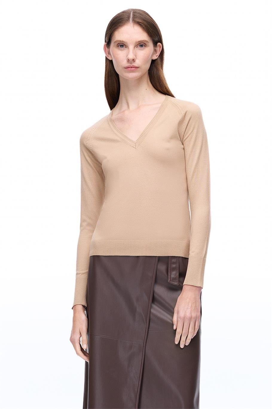 İllas Regular Fit Standart Boy V Yaka Uzun Kollu Devetüyü Renk Kadın Triko Bluz